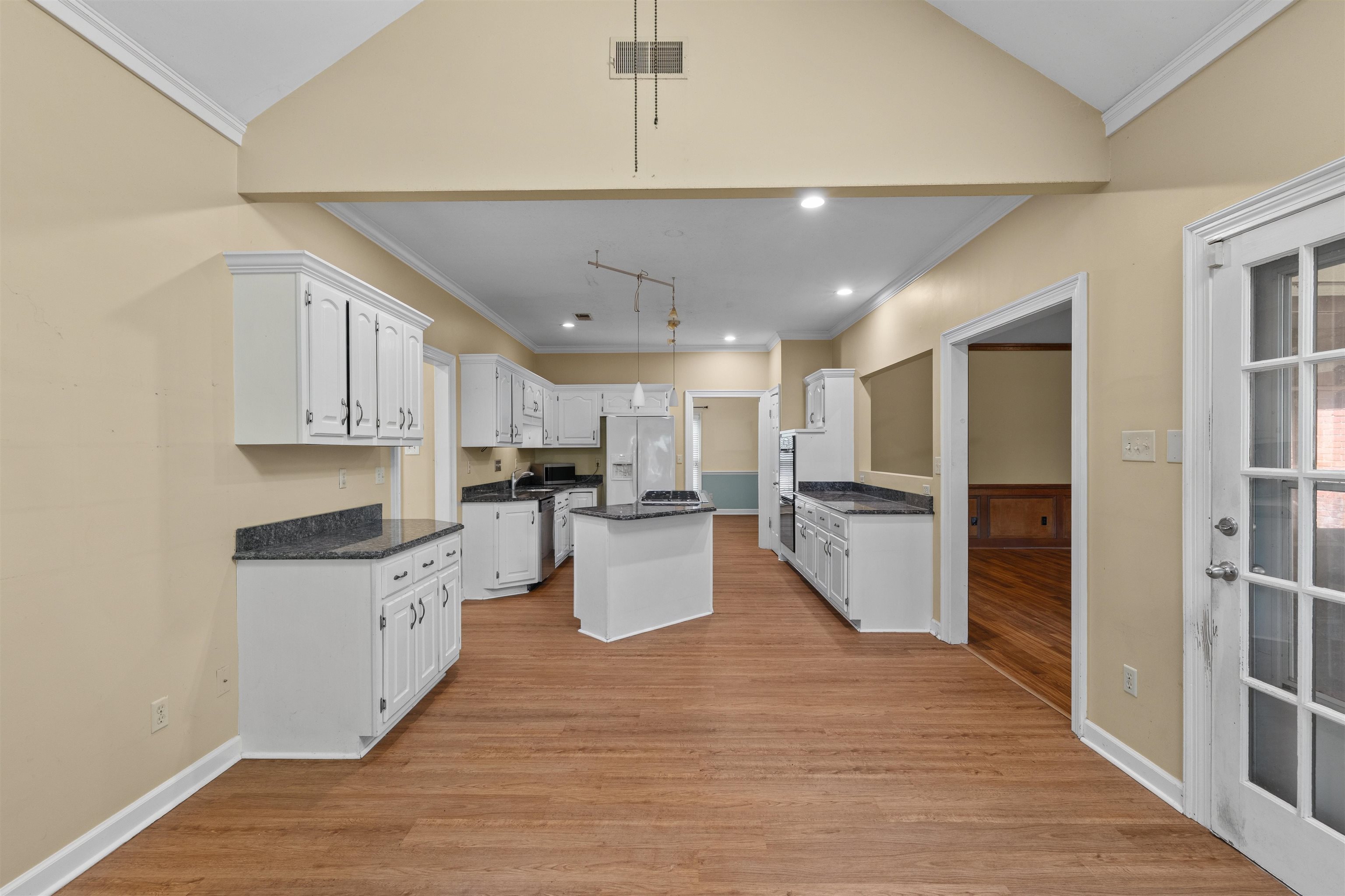 7168 Egerton Ln Property Photo 10