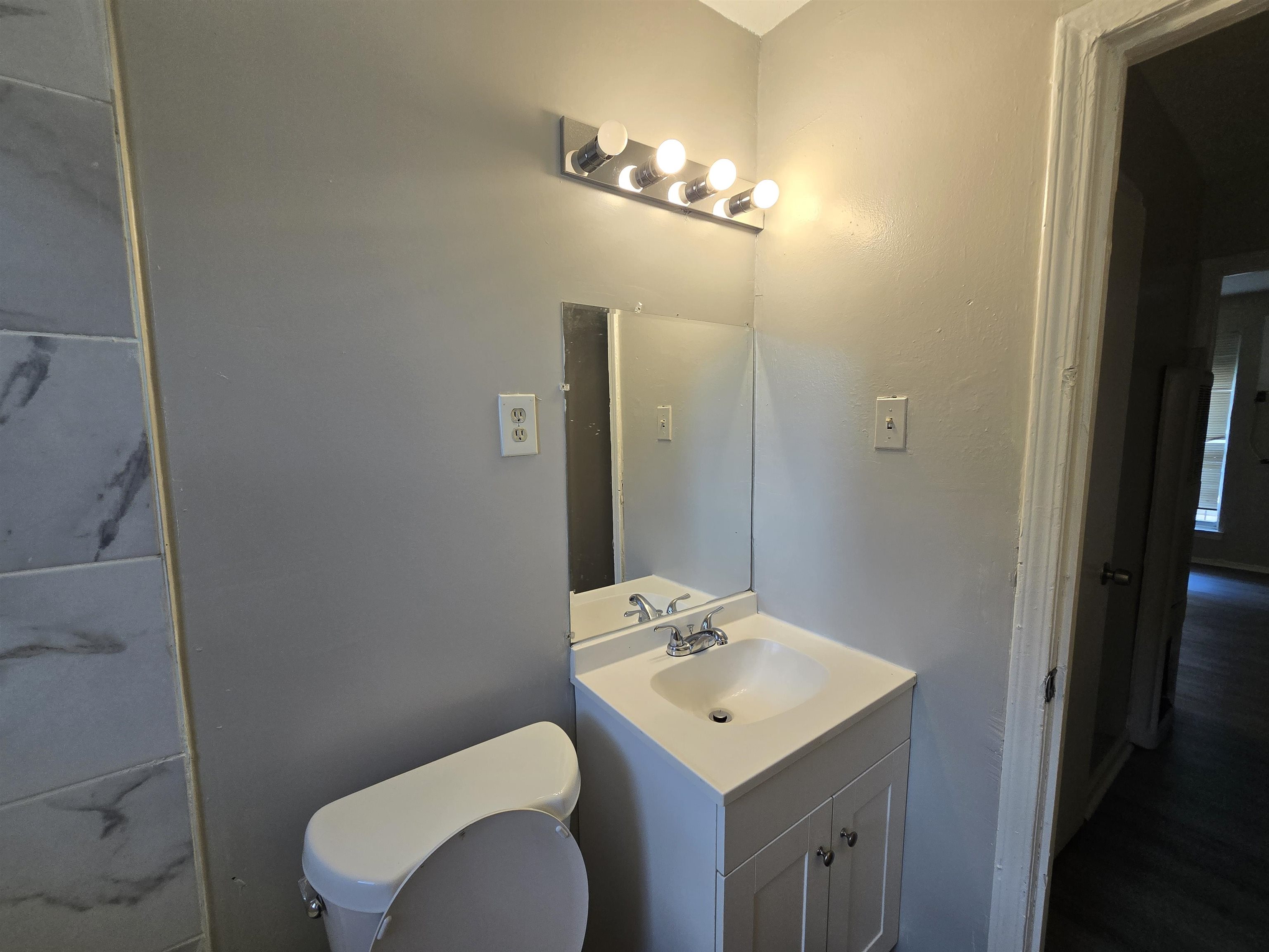 1744 N Graham Rd Property Photo 14