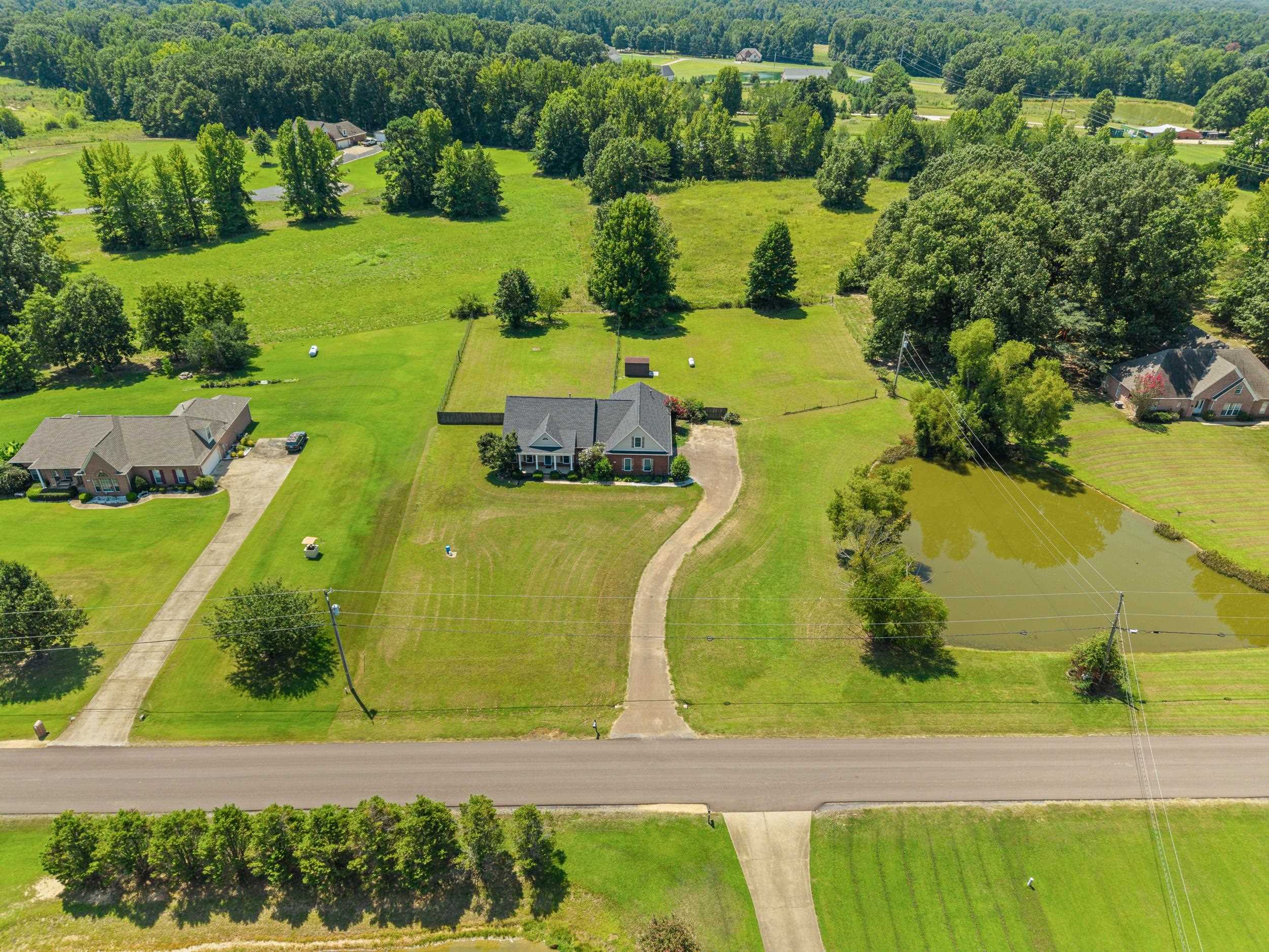228 Golden Pond Dr Property Photo 6