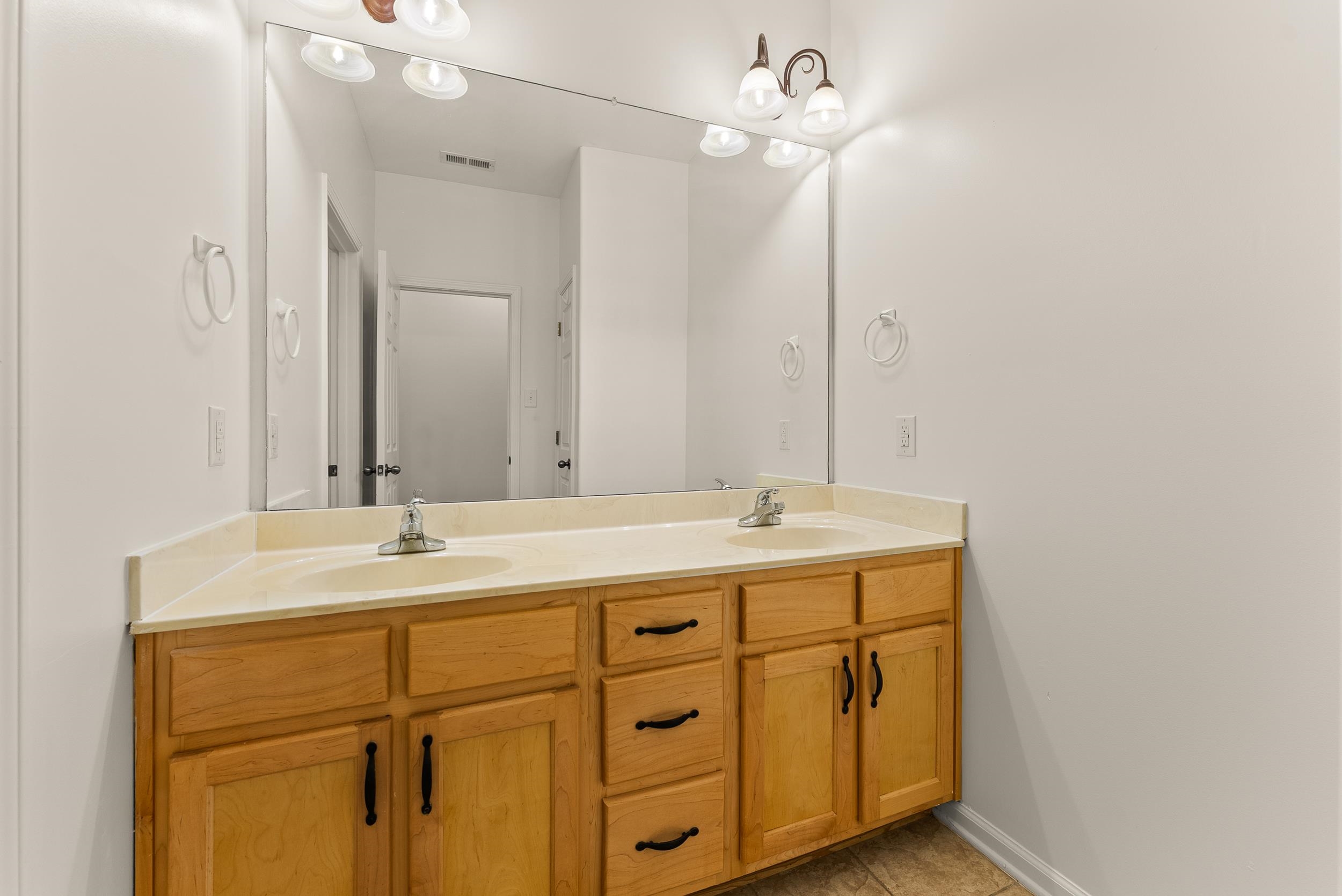 228 Golden Pond Dr Property Photo 25