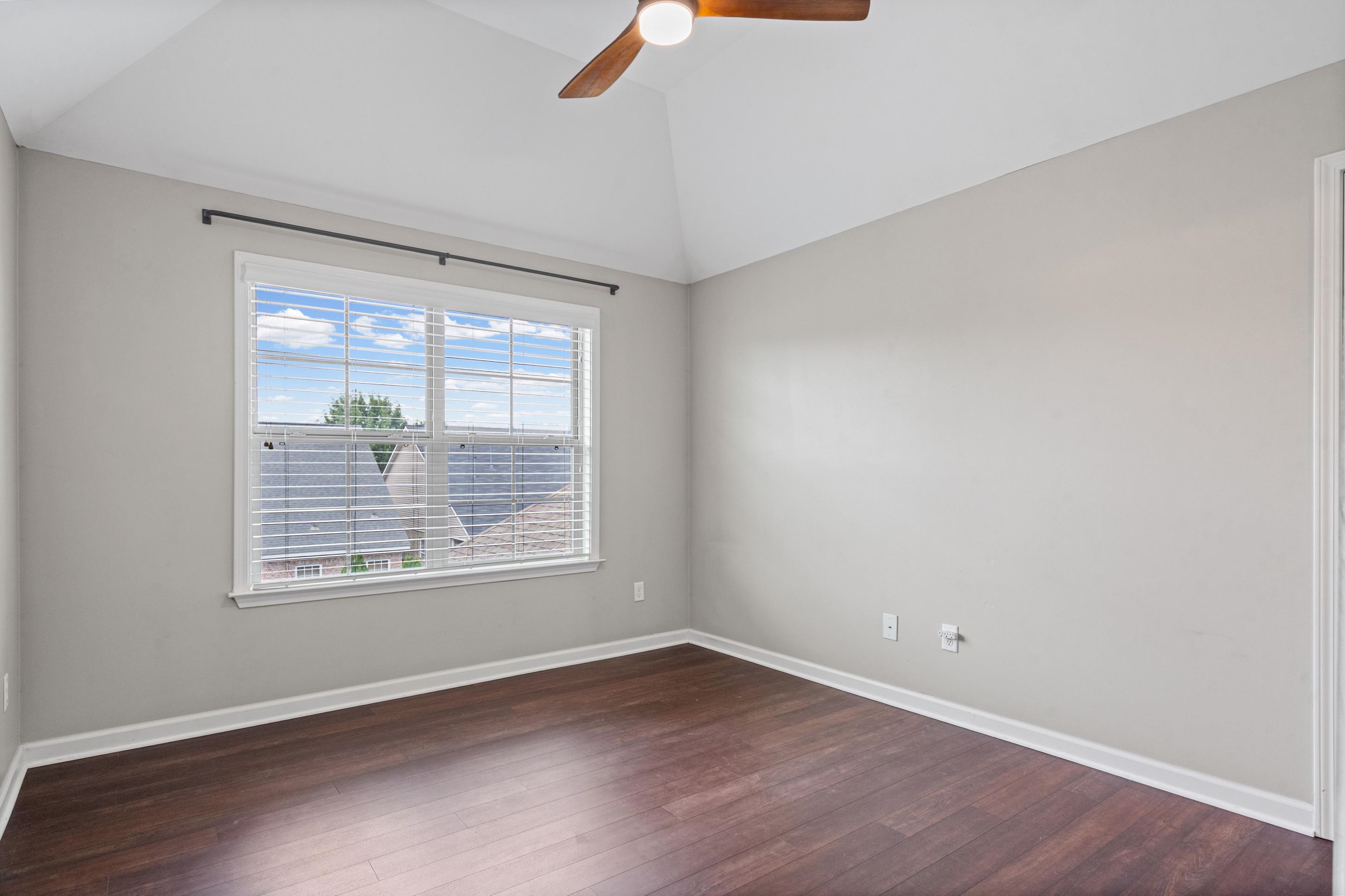 12176 Brooks River Rd Property Photo 22