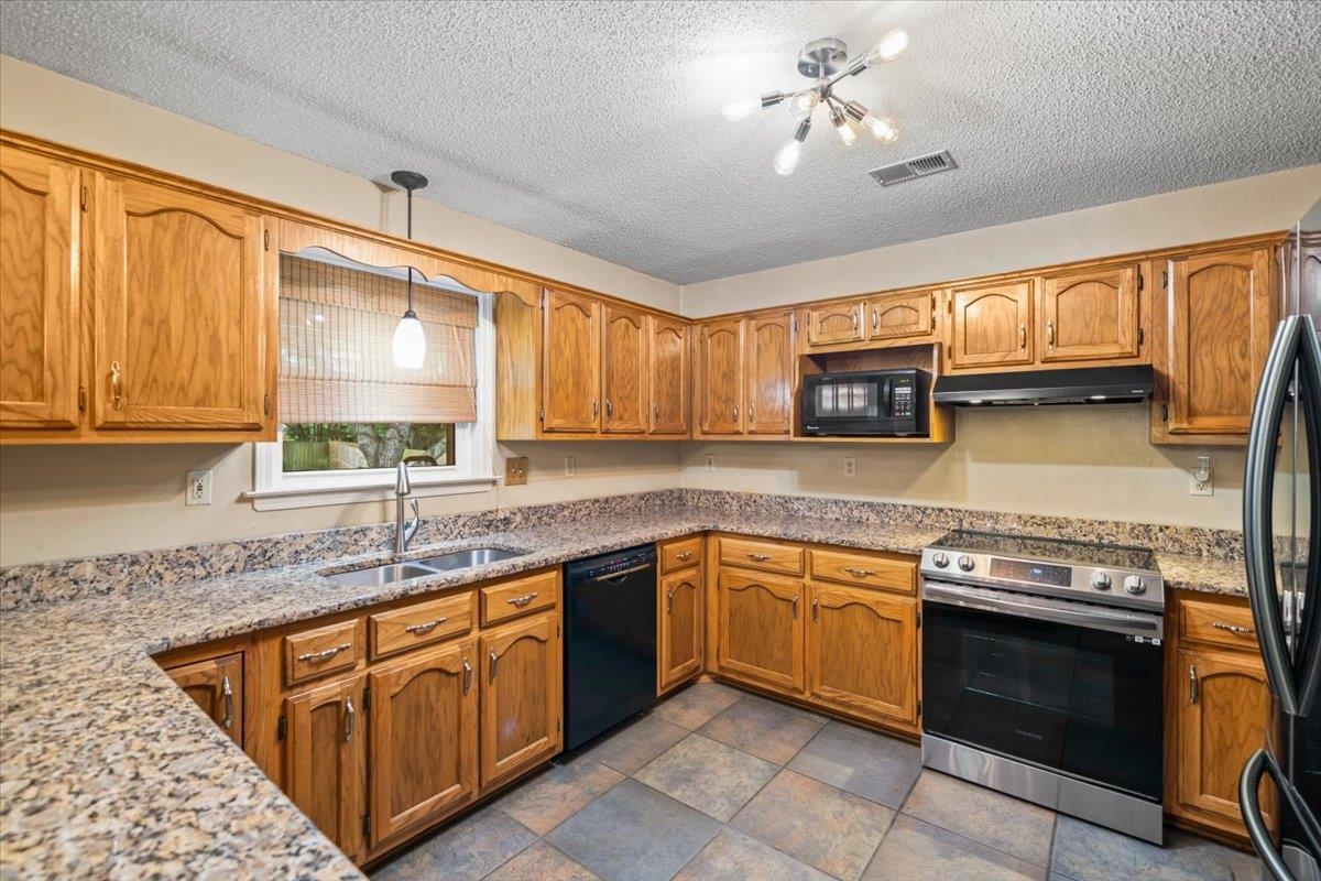 8811 Bazemore Rd Property Photo 12