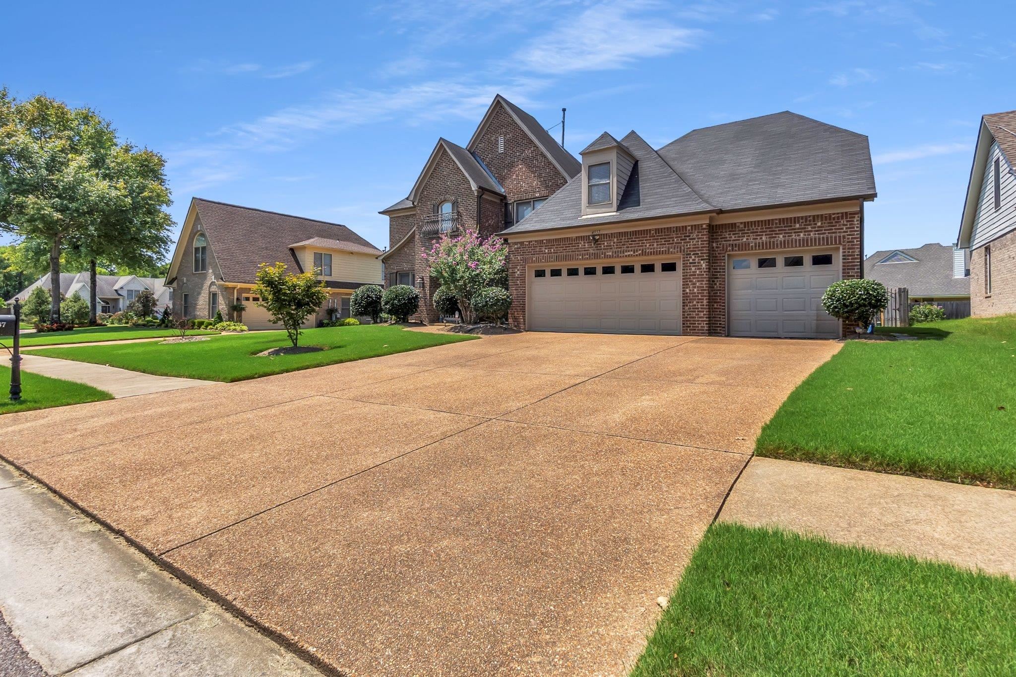 4937 Fox Springs Dr Property Photo 3