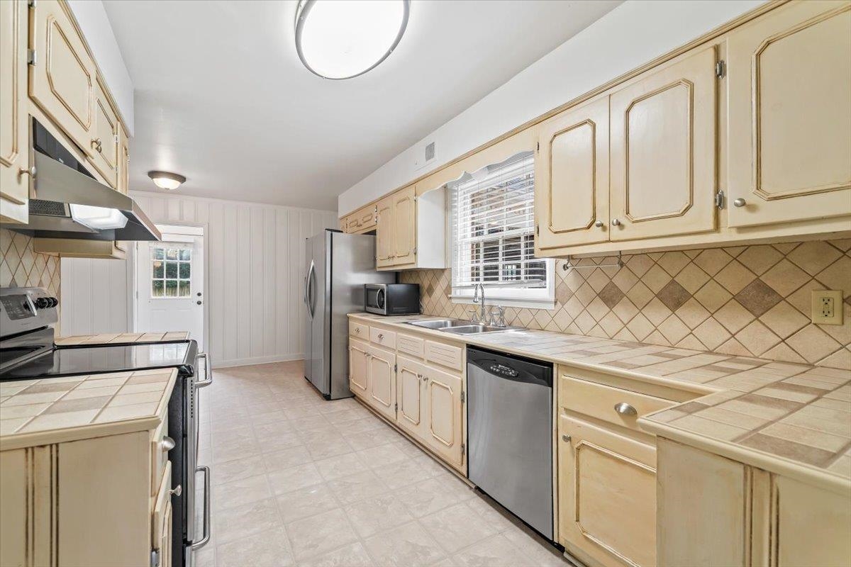 5471 Rich Rd Property Photo 16