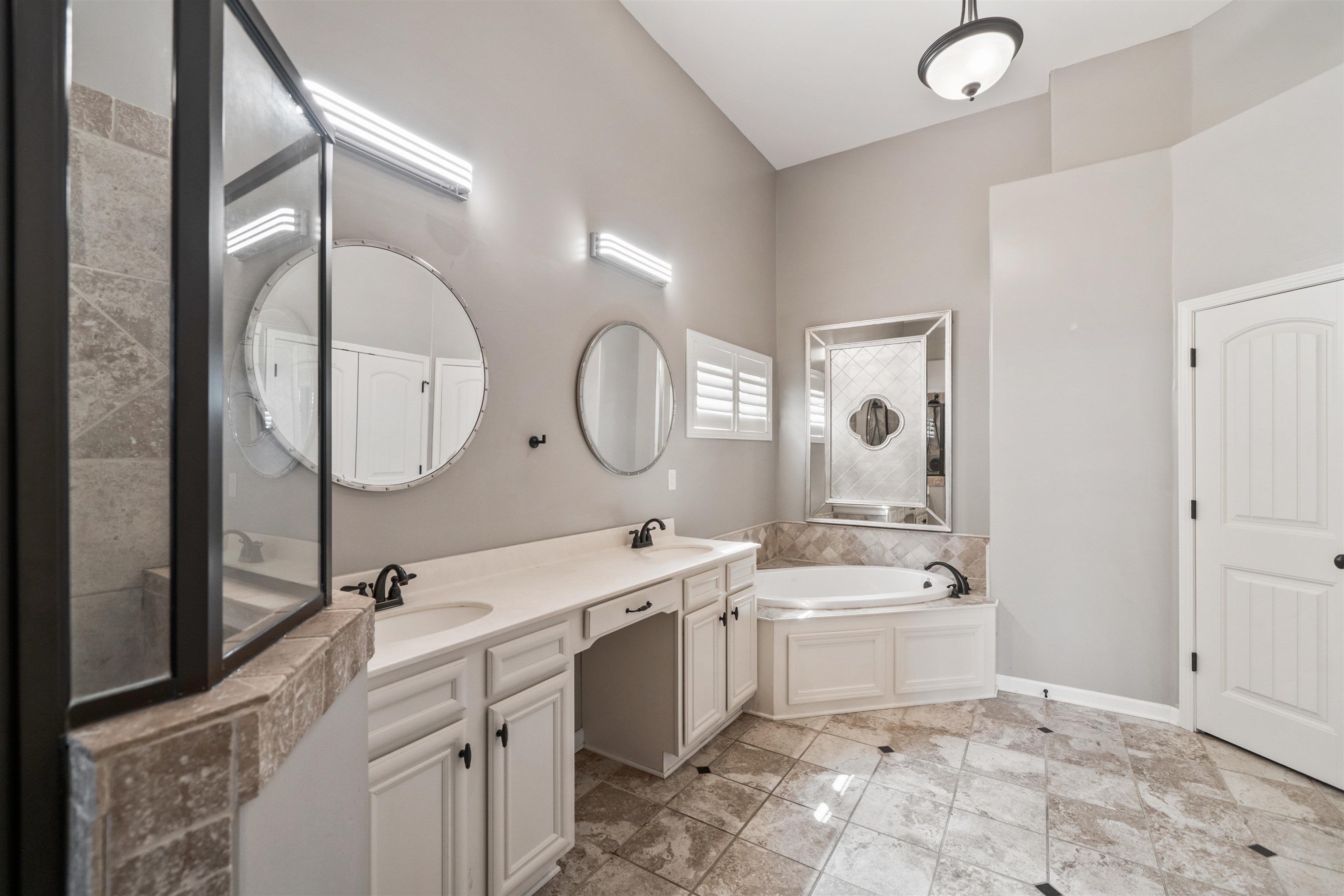 9949 Oban Dr Property Photo 16