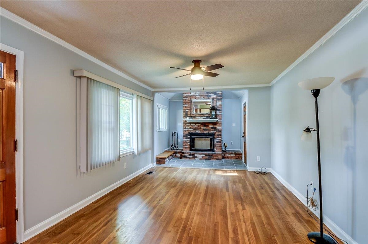 1227 Colonial Rd Property Photo 8