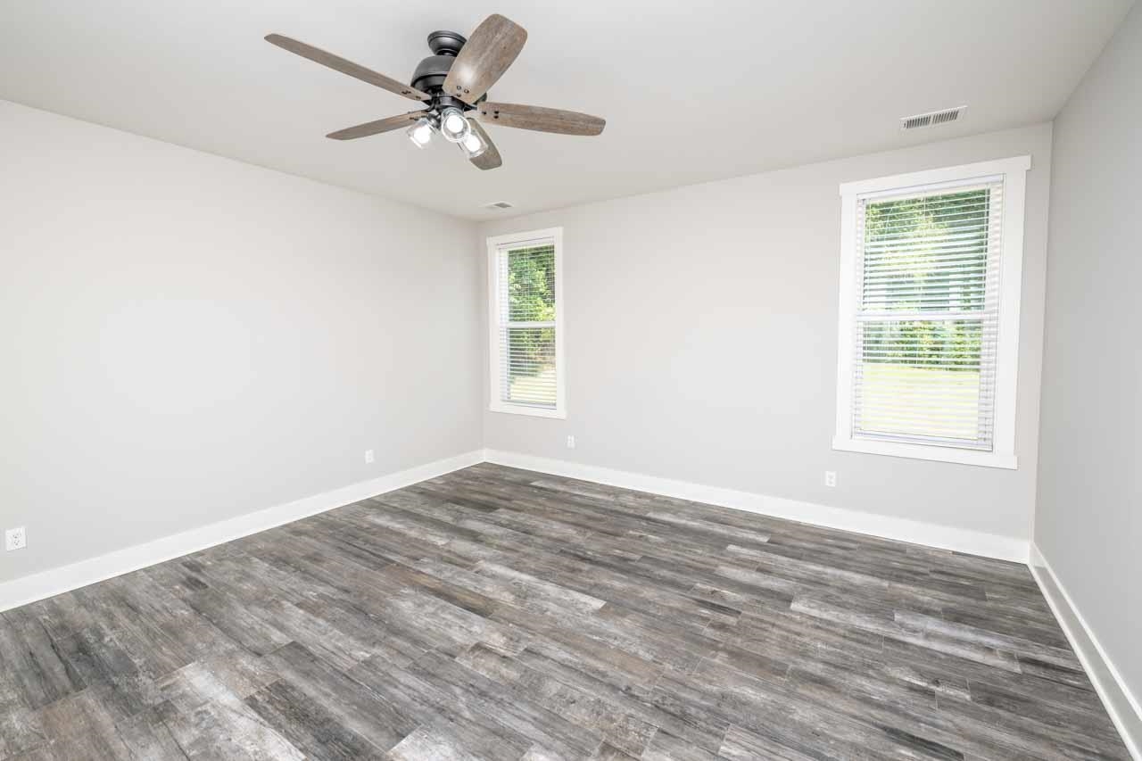 985 Park St Property Photo 26