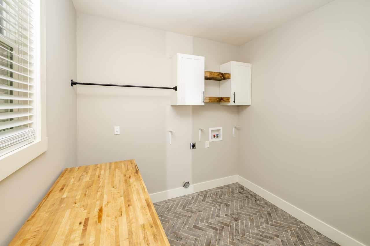 985 Park St Property Photo 33