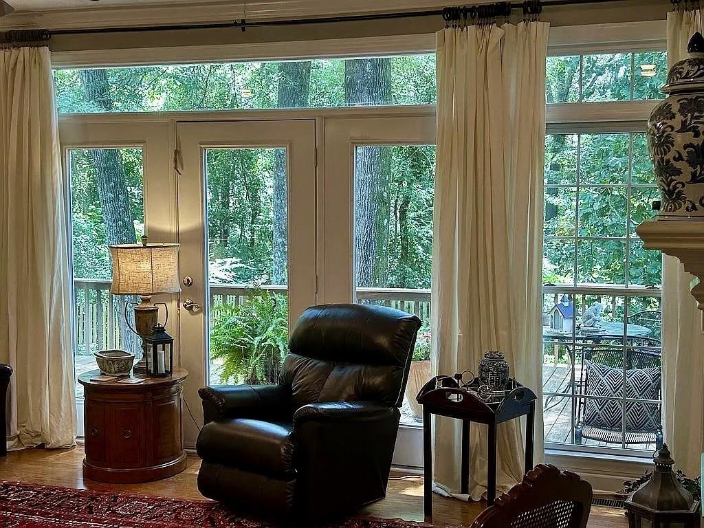 36 Sutton Place Pl Property Photo 8