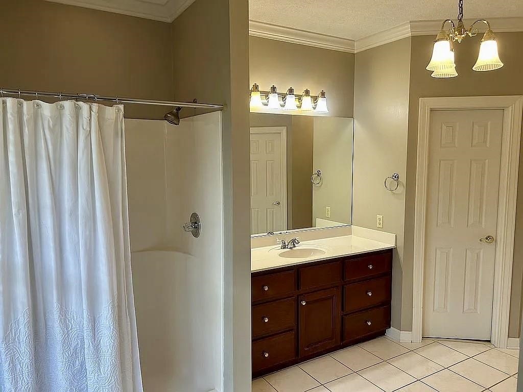 36 Sutton Place Pl Property Photo 11