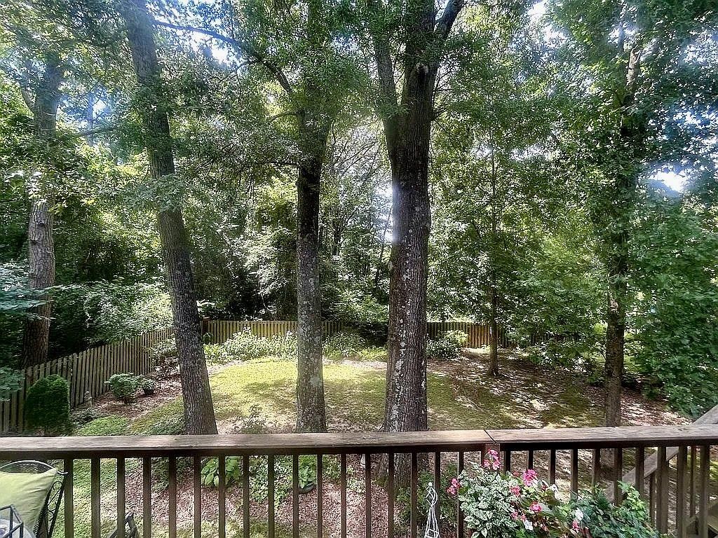 36 Sutton Place Pl Property Photo 18