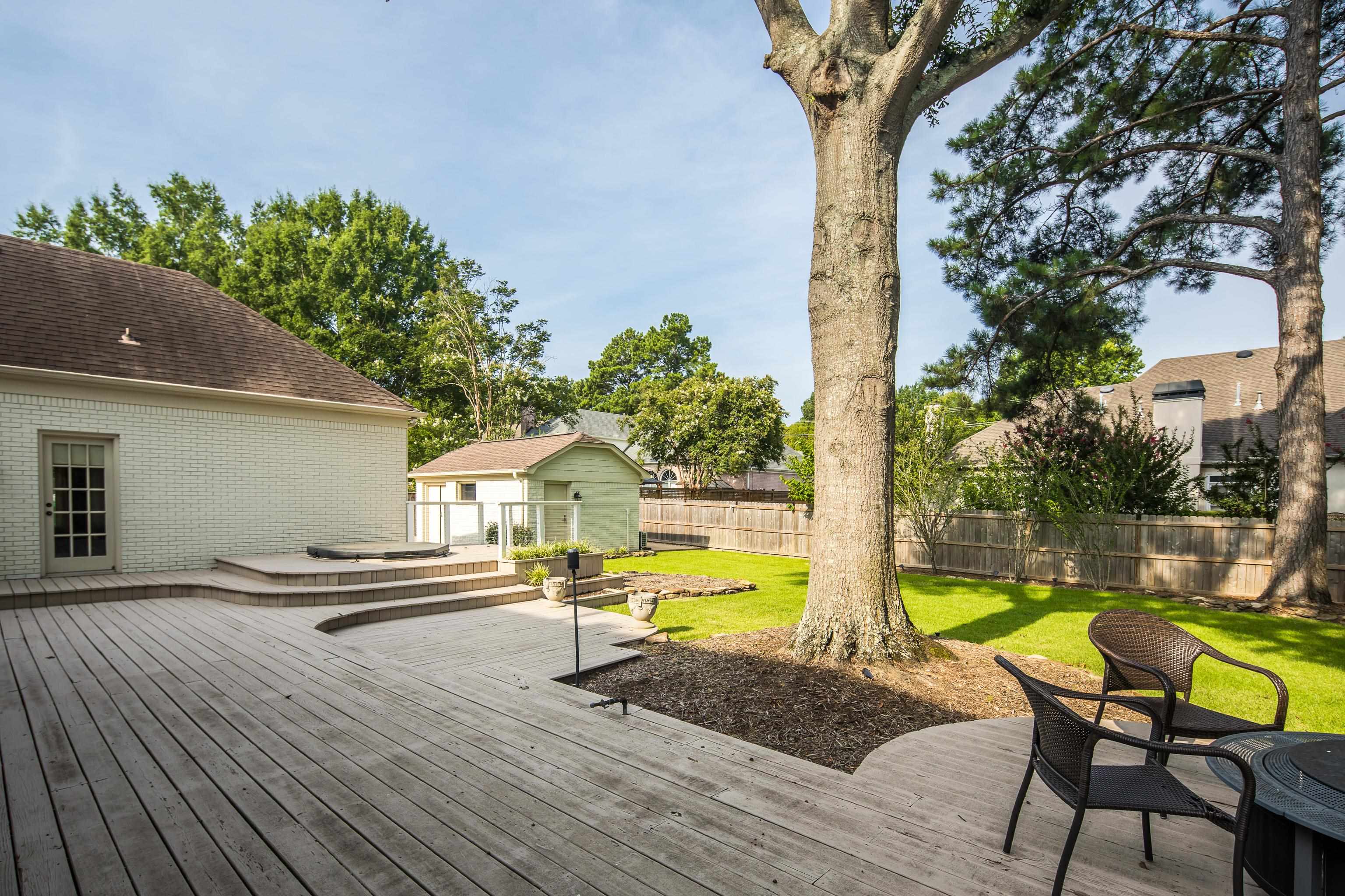 2043 Goodview Dr Property Photo 33