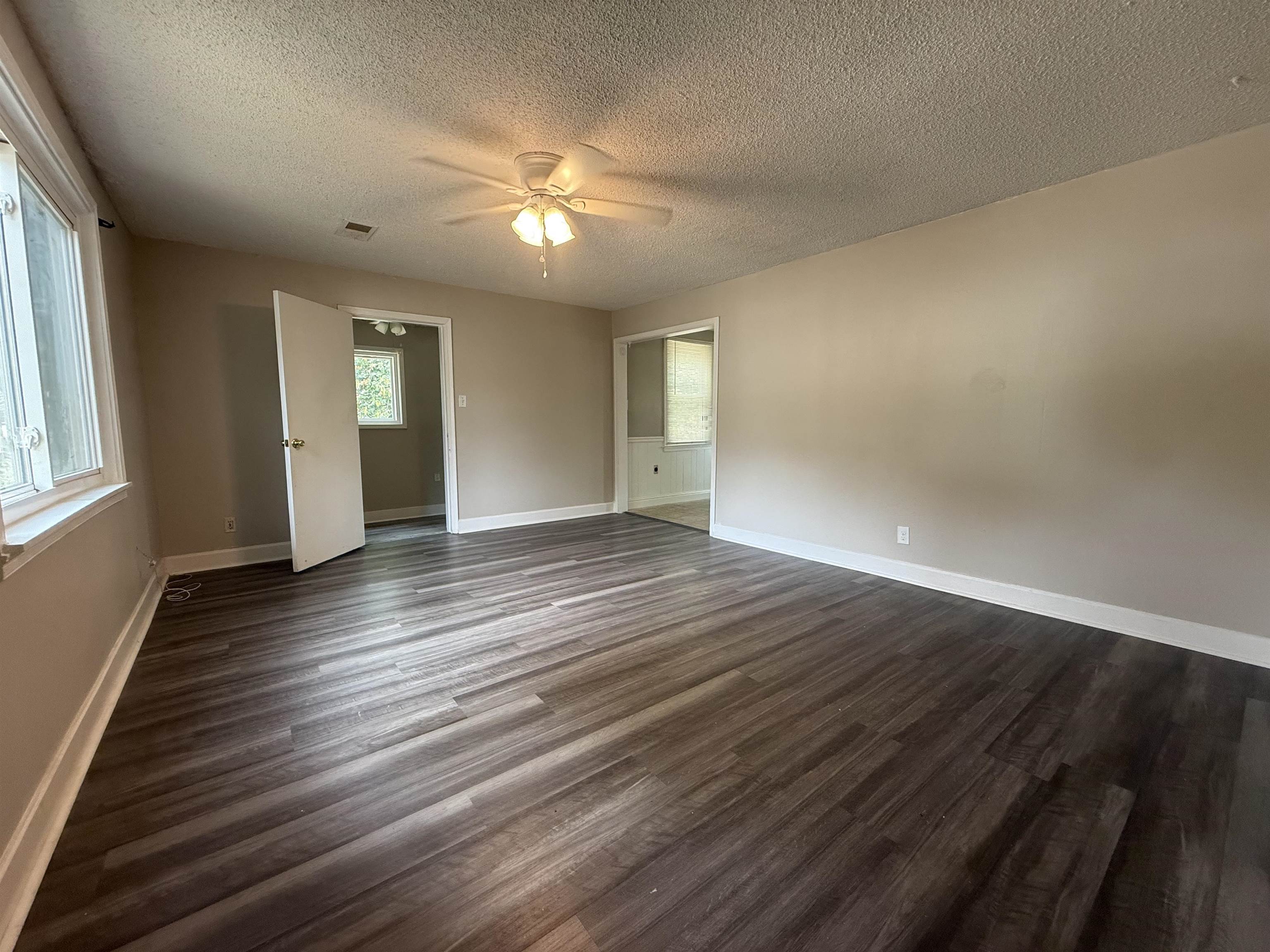 2982 Kingston Dr Property Photo 2