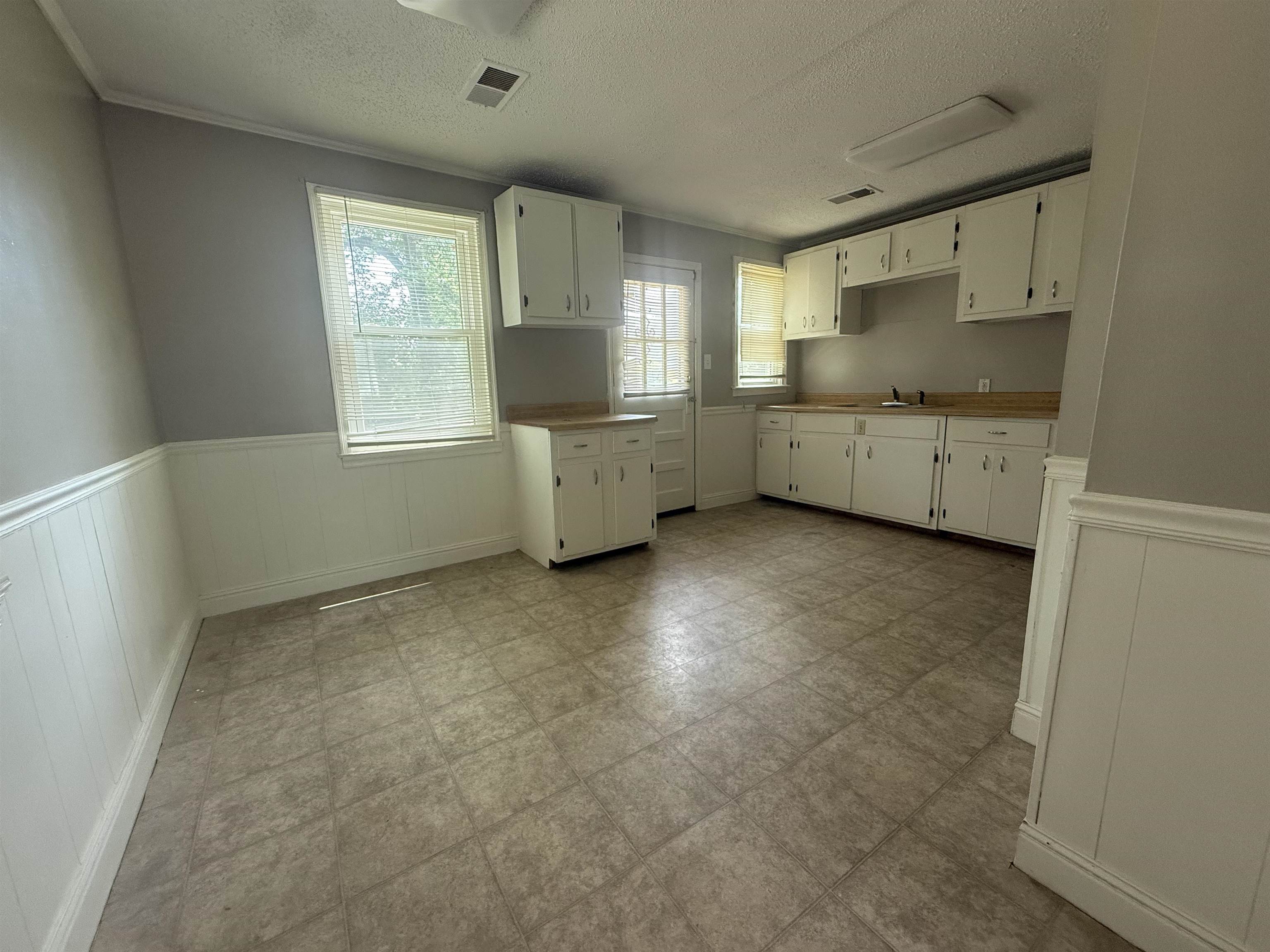 2982 Kingston Dr Property Photo 6