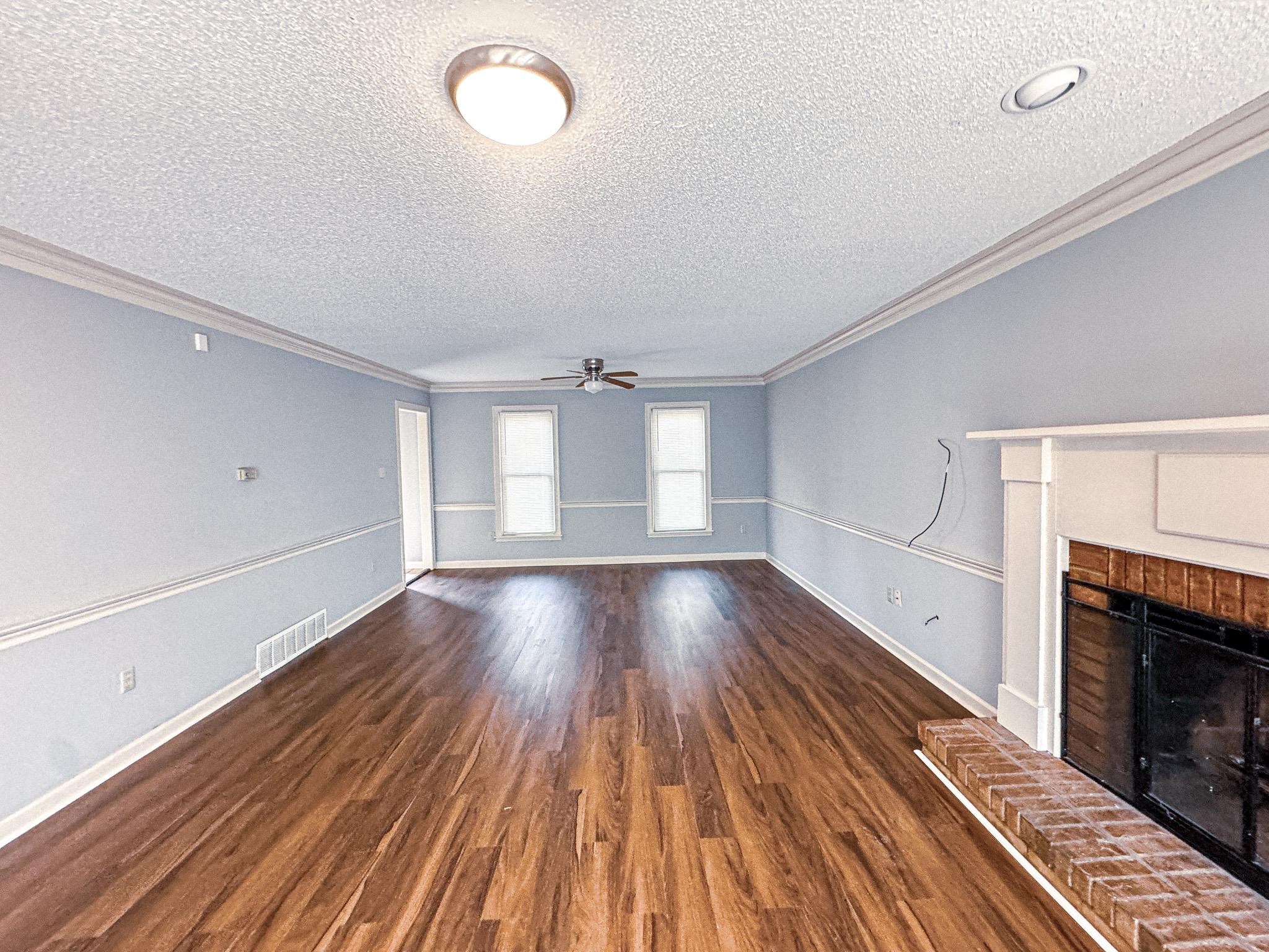 7241 Germanshire Ln Property Photo 5