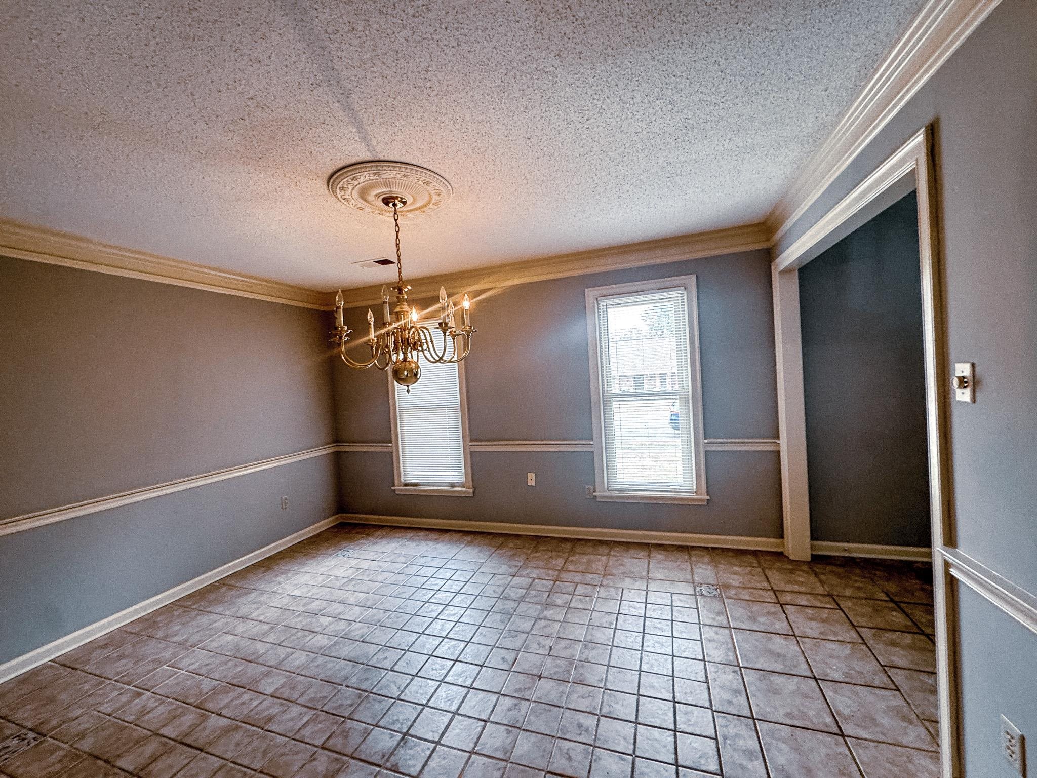 7241 Germanshire Ln Property Photo 9