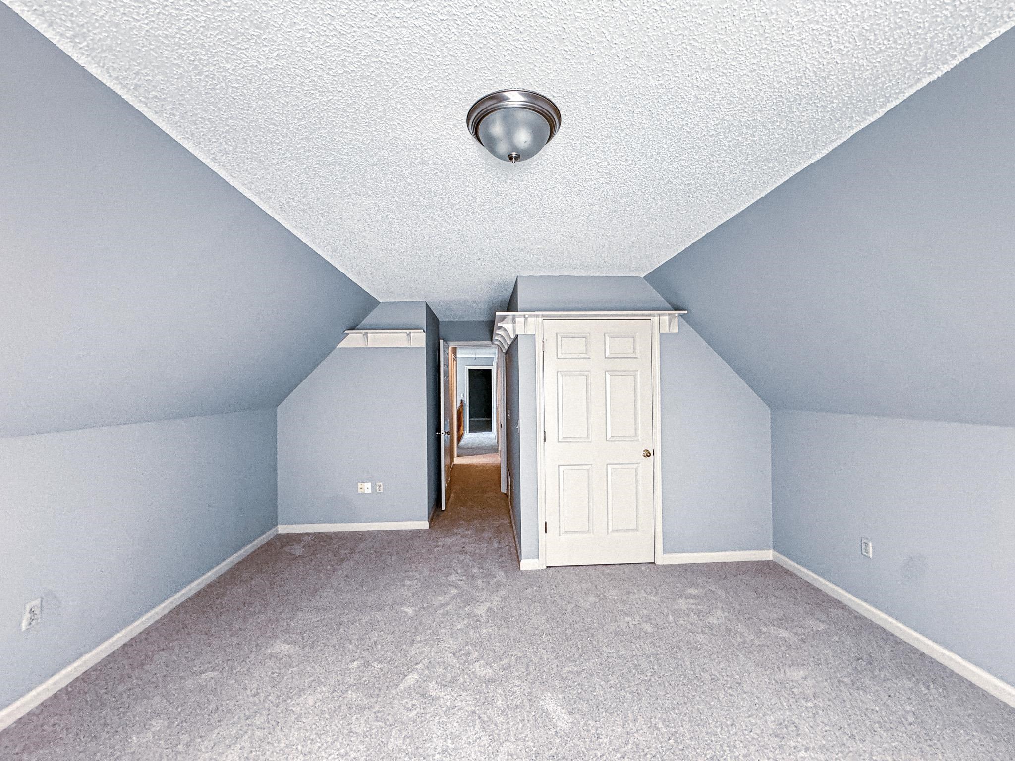 7241 Germanshire Ln Property Photo 16