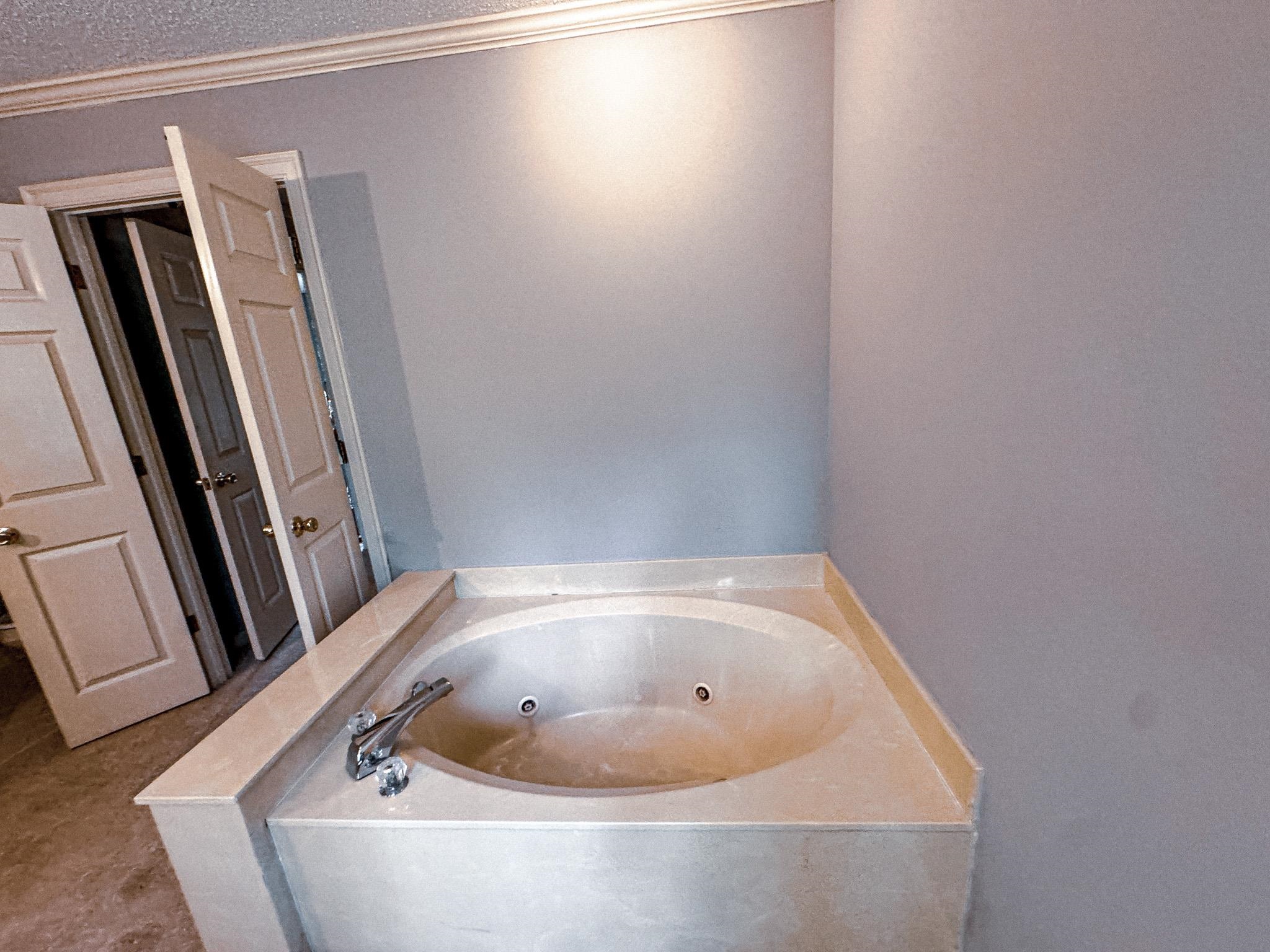 7241 Germanshire Ln Property Photo 24