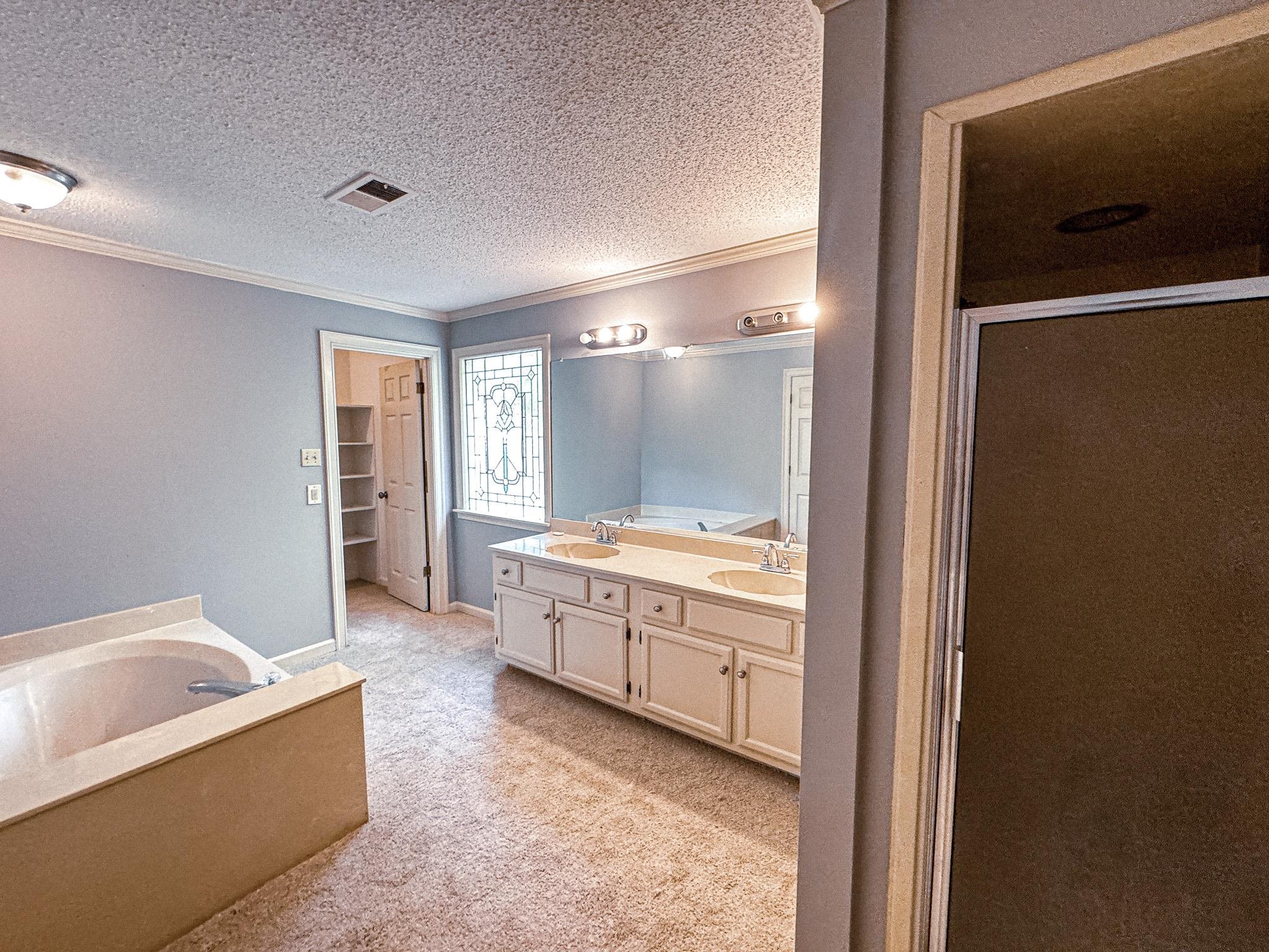 7241 Germanshire Ln Property Photo 25