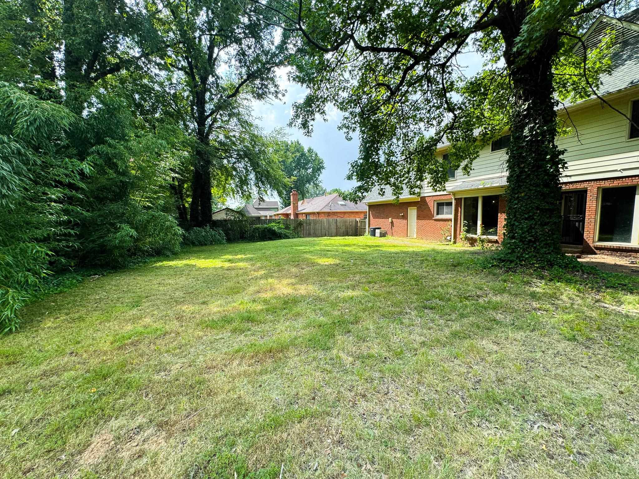 7241 Germanshire Ln Property Photo 31