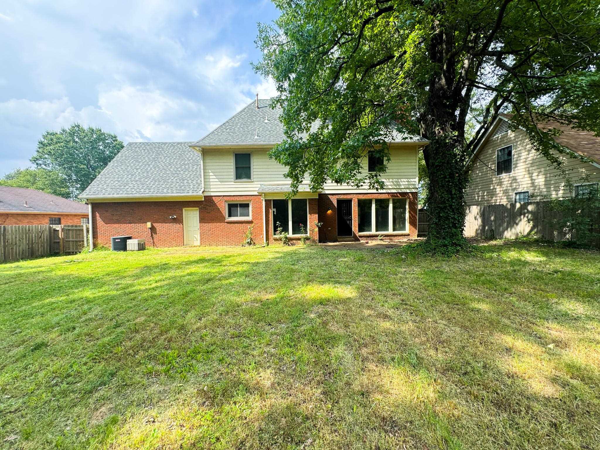 7241 Germanshire Ln Property Photo 32