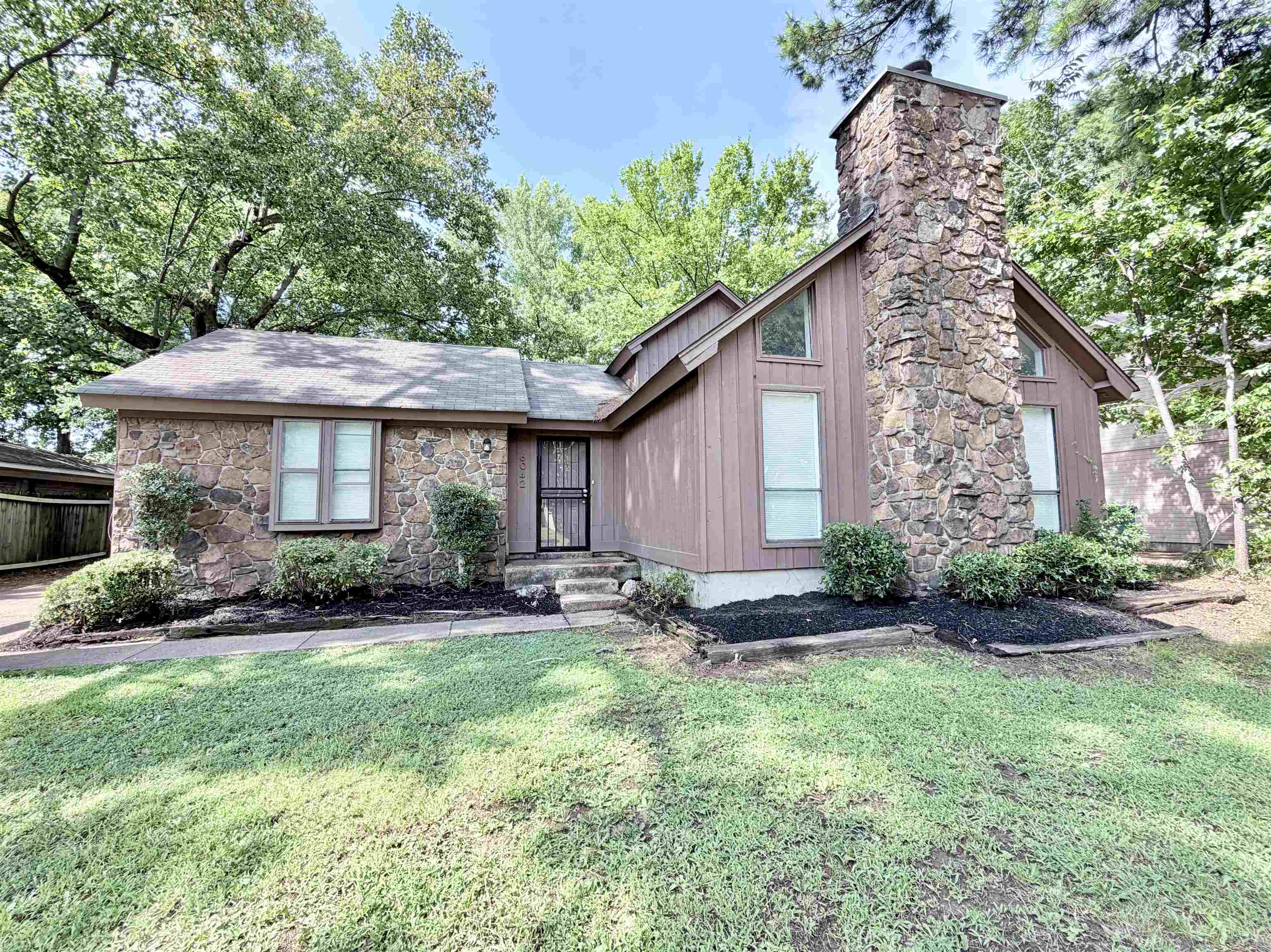 6042 WHISPER VALLEY DR Property Photo 1