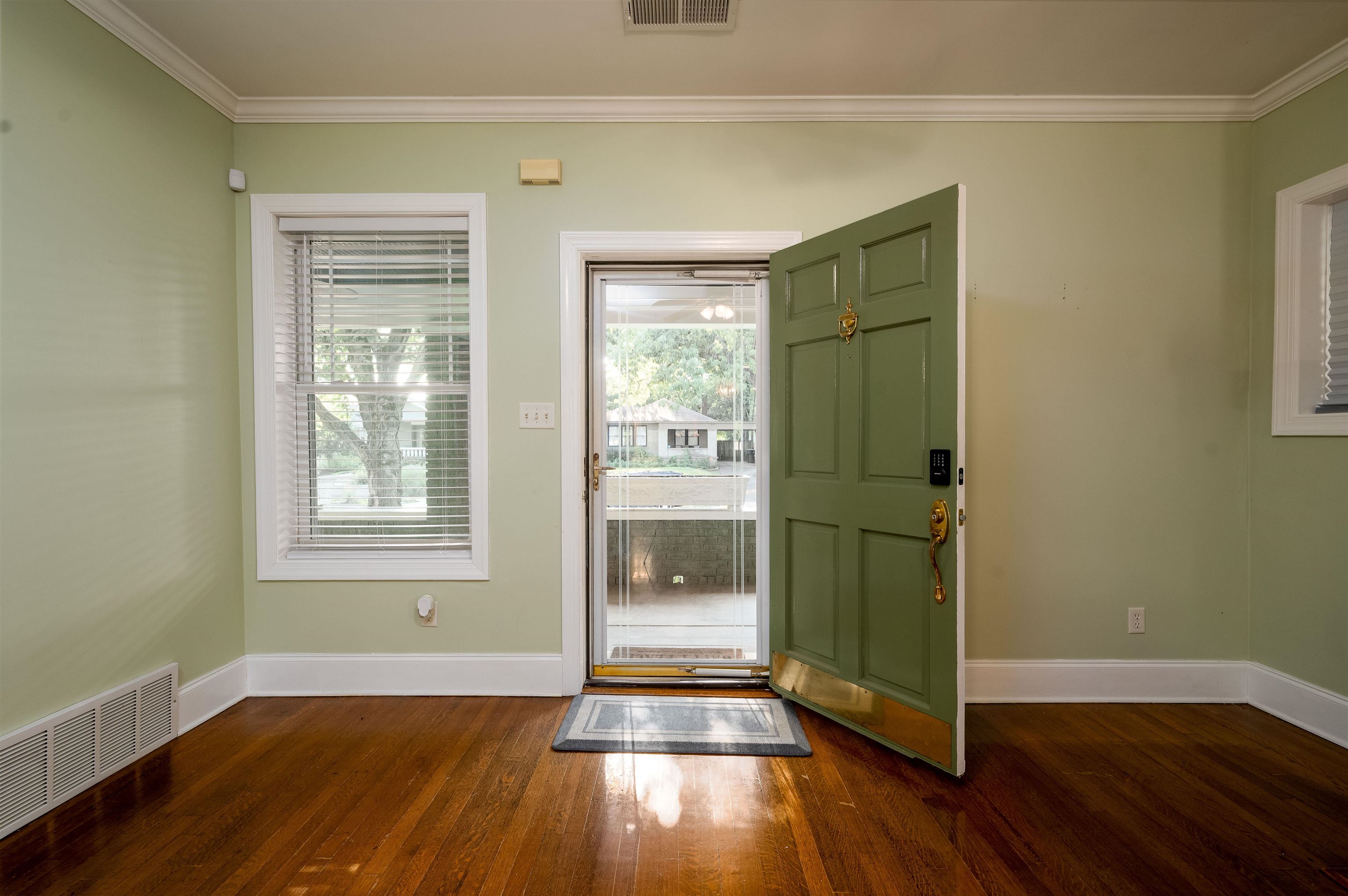 424 N Willett St Property Photo 3