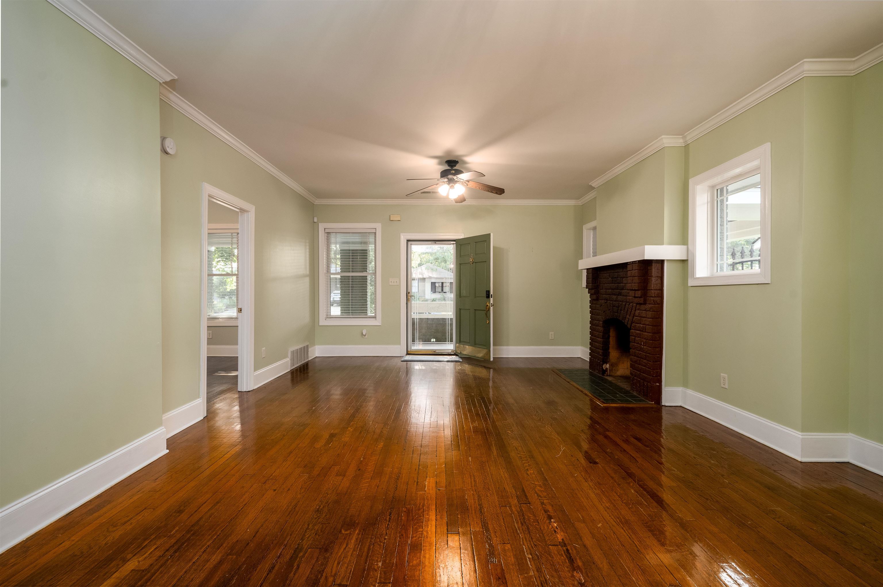 424 N Willett St Property Photo 6