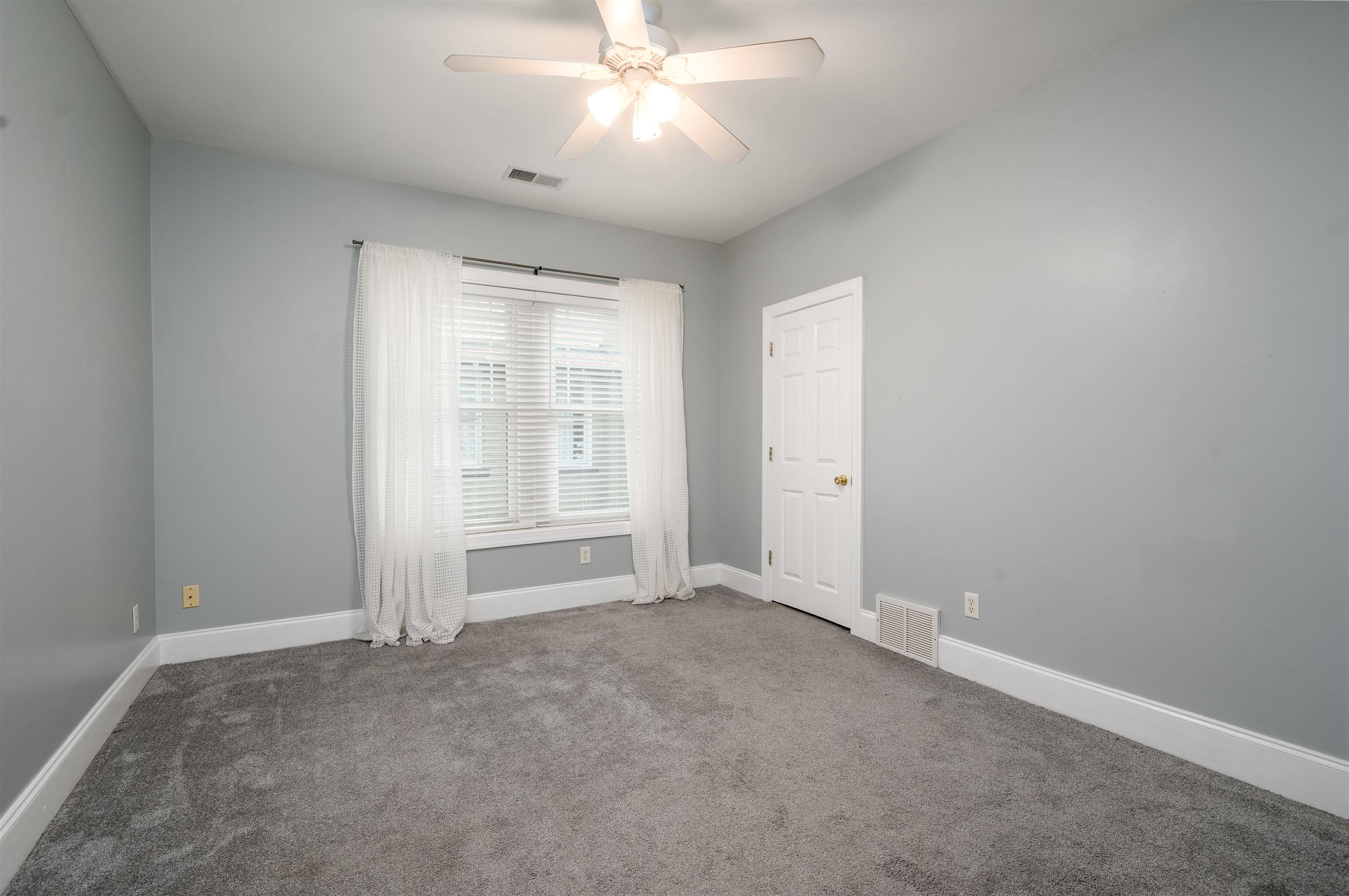 424 N Willett St Property Photo 12
