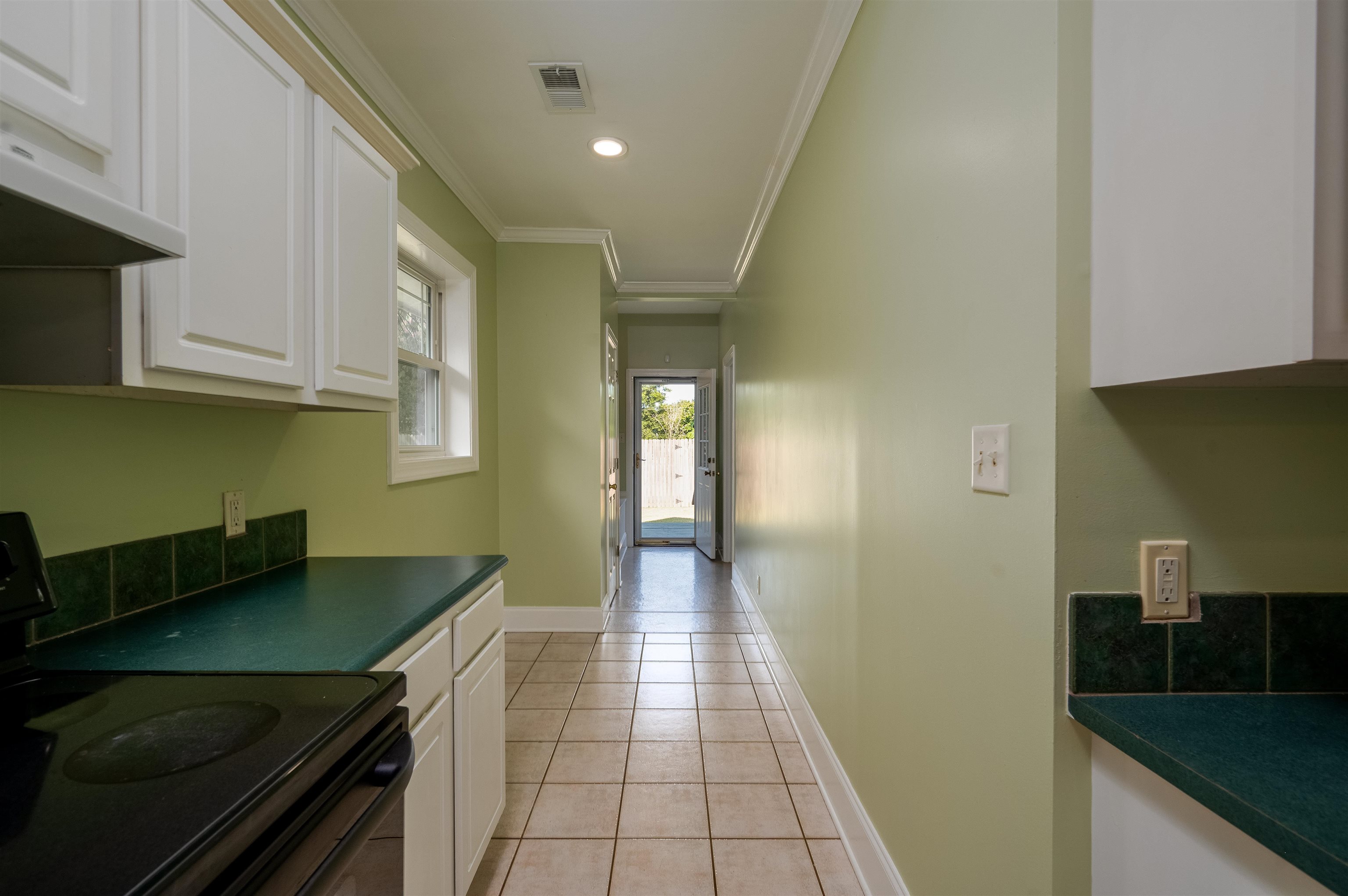 424 N Willett St Property Photo 16