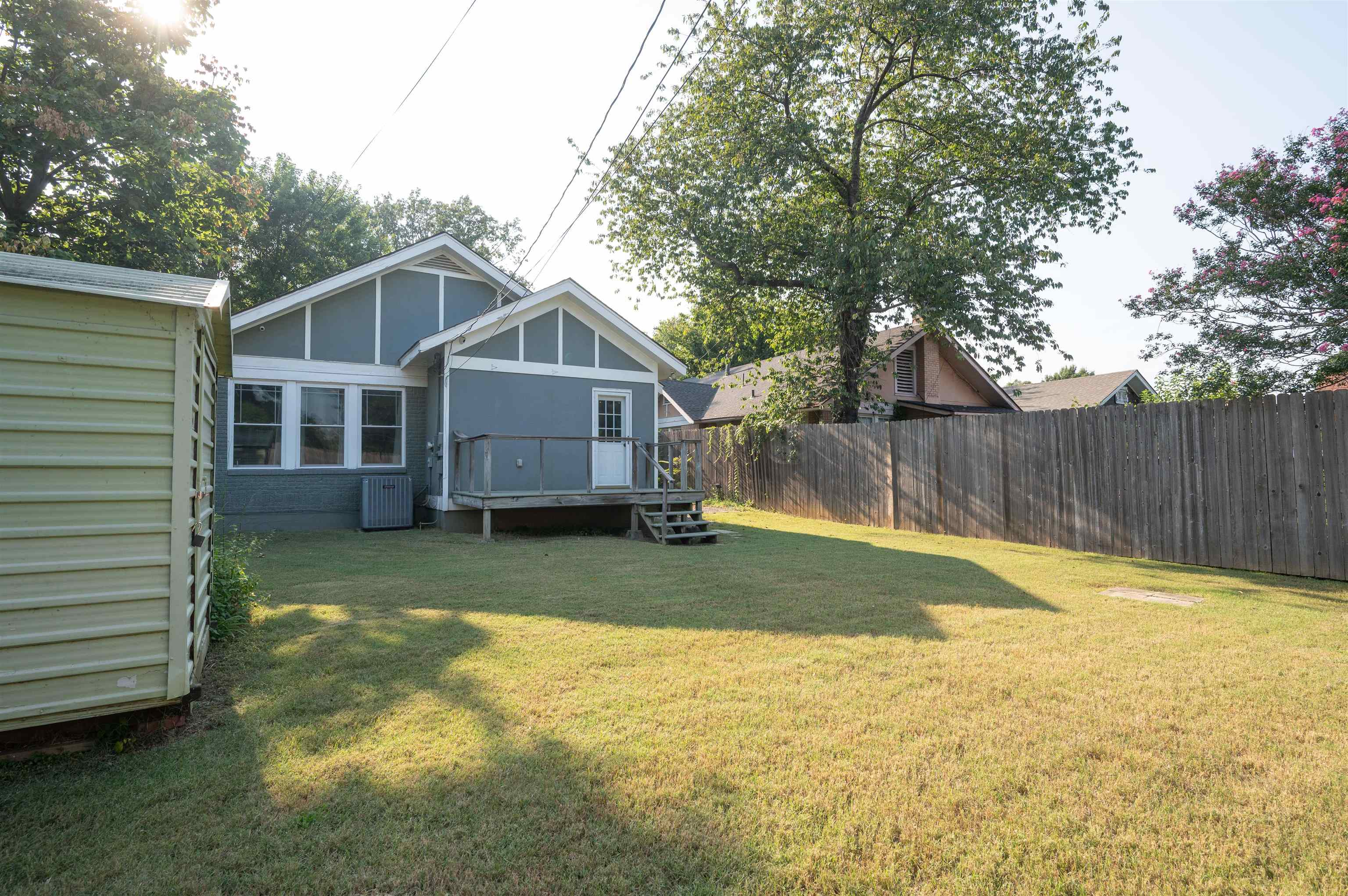 424 N Willett St Property Photo 20
