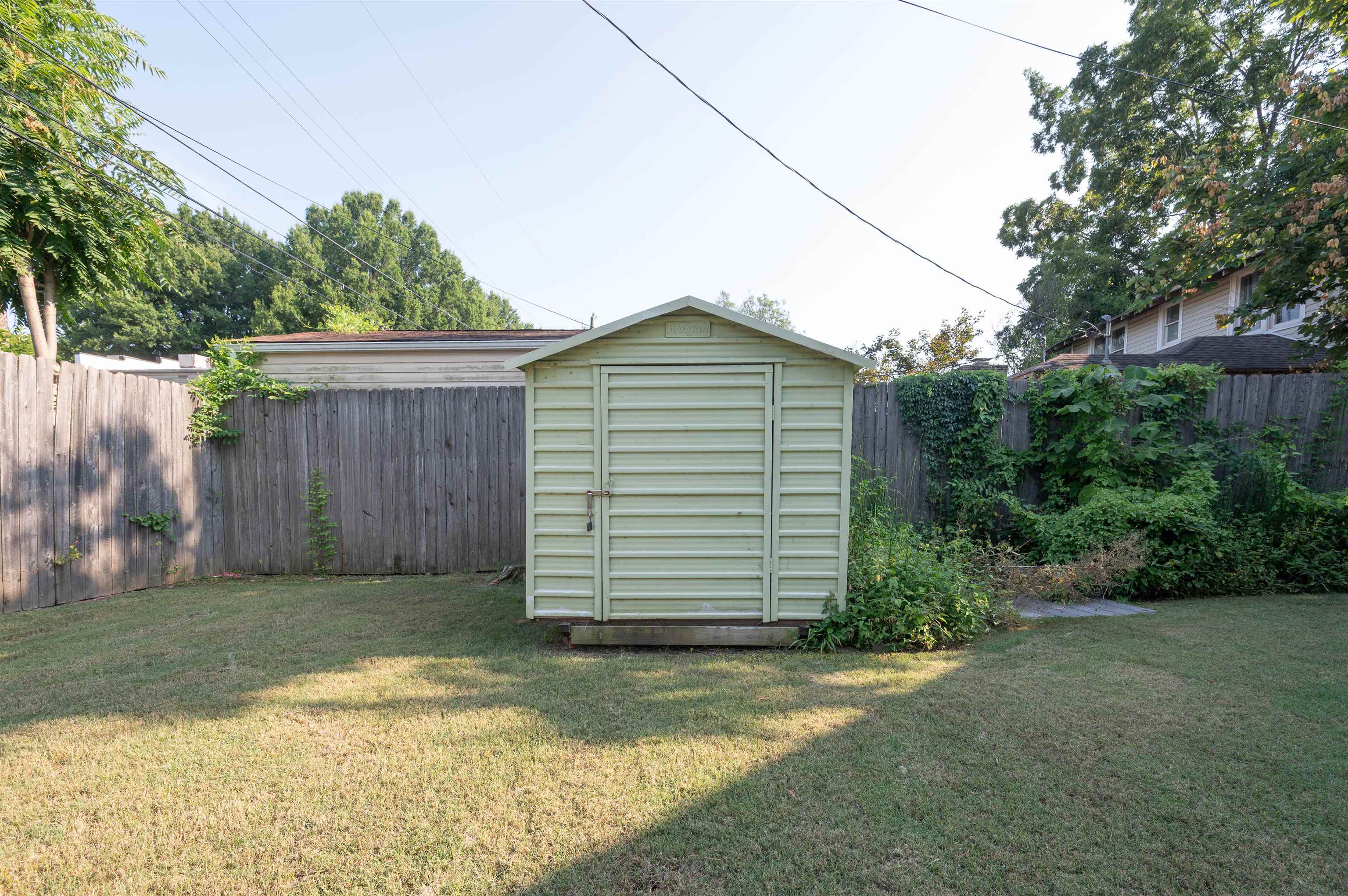 424 N Willett St Property Photo 21