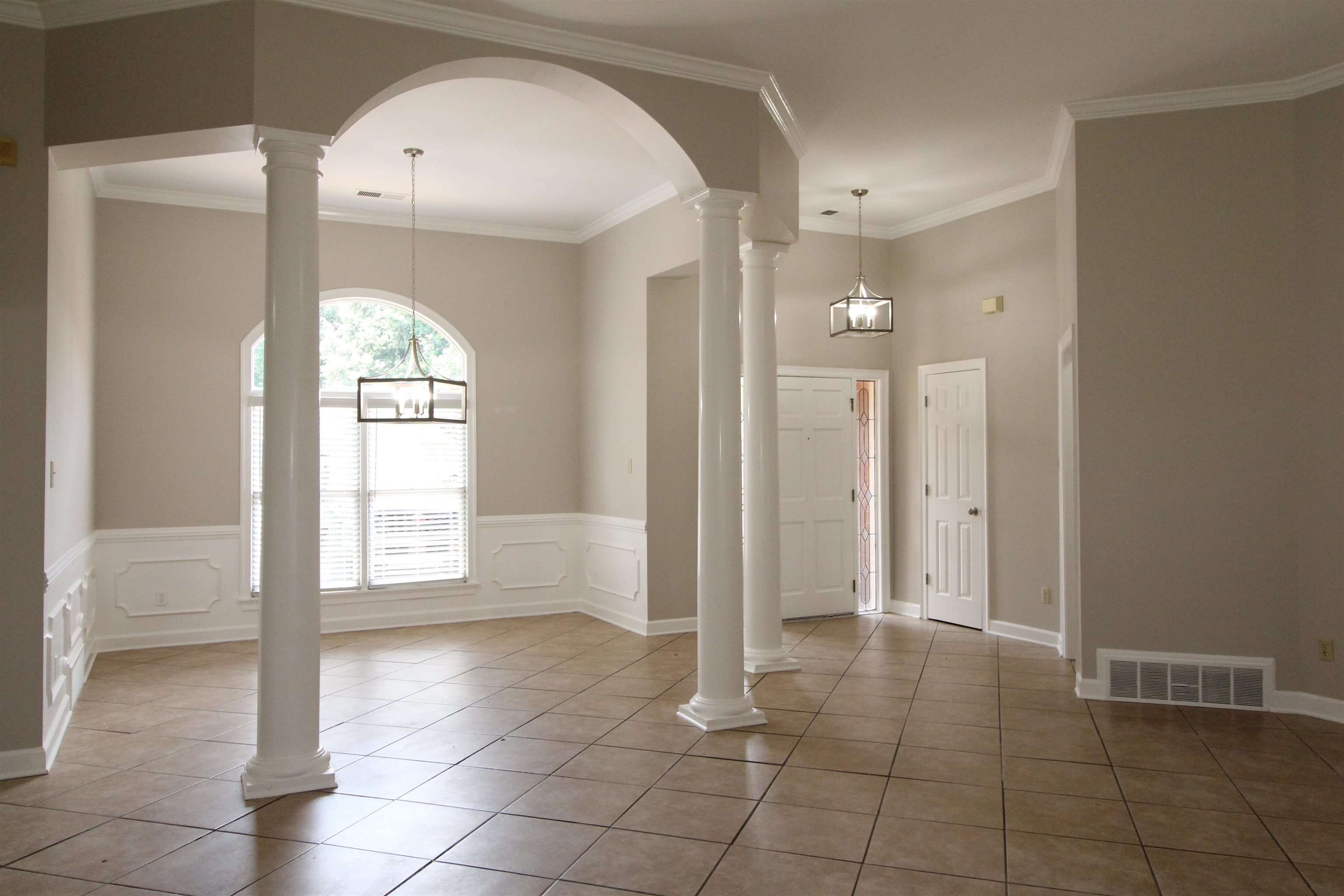 1800 Mill Glen Cv Property Photo 2