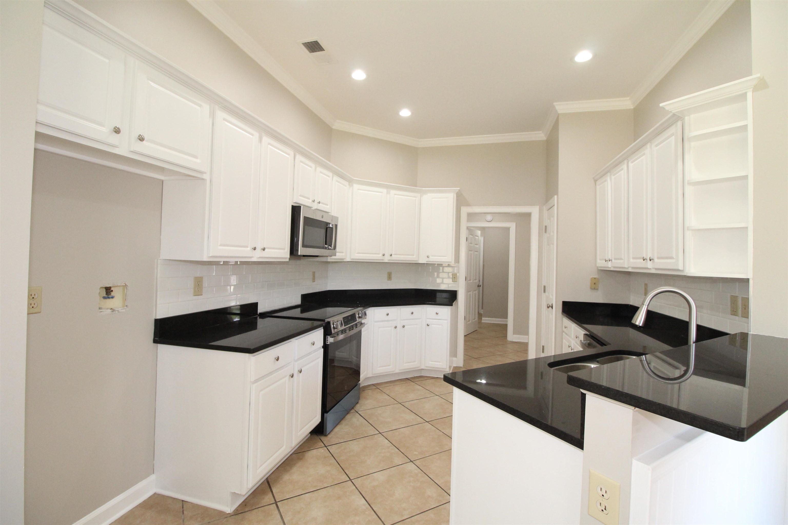 1800 Mill Glen Cv Property Photo 5