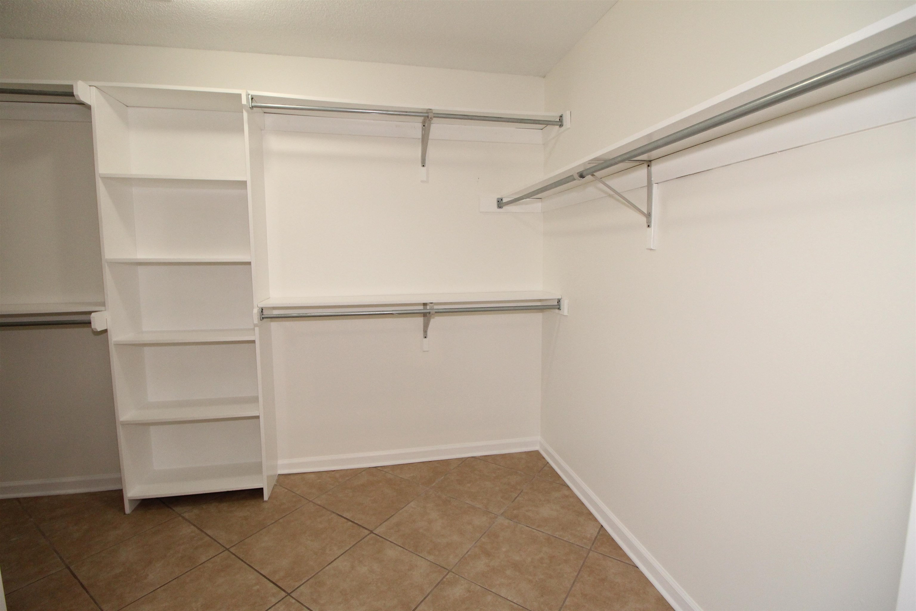 1800 Mill Glen Cv Property Photo 11