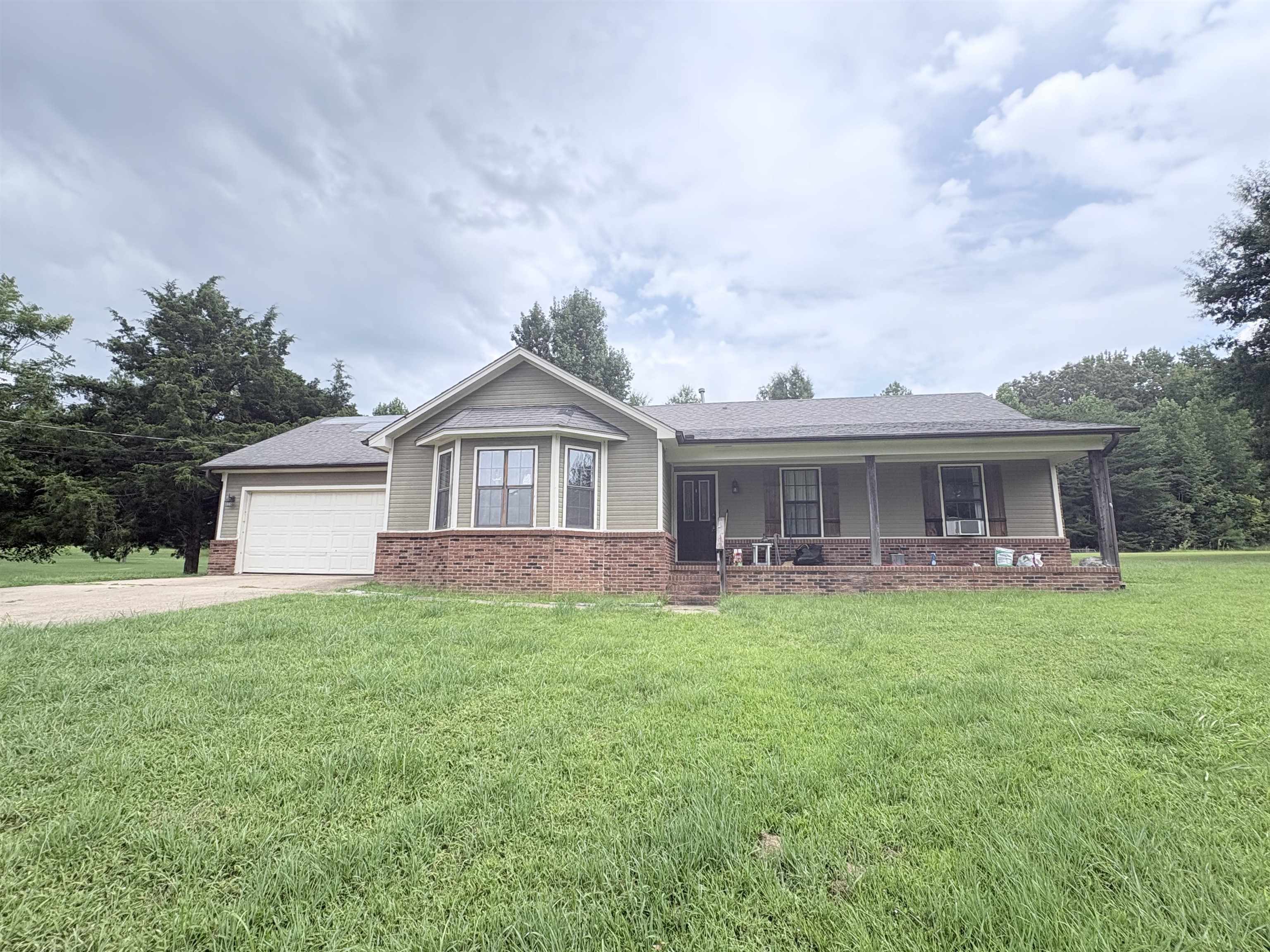 66 BRENDA DR S Property Photo 1