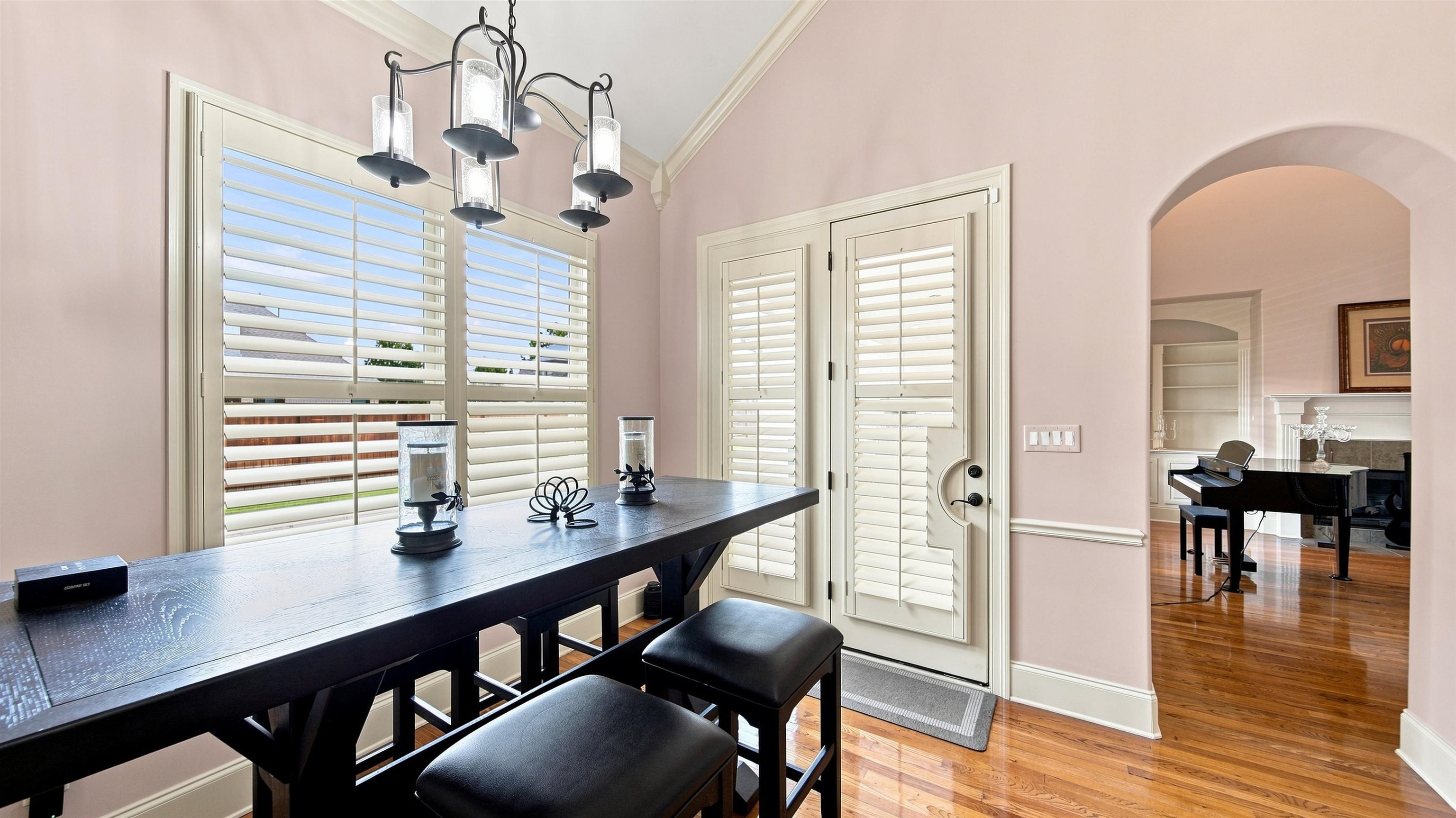 1596 Brackenshire Ln Property Photo 14