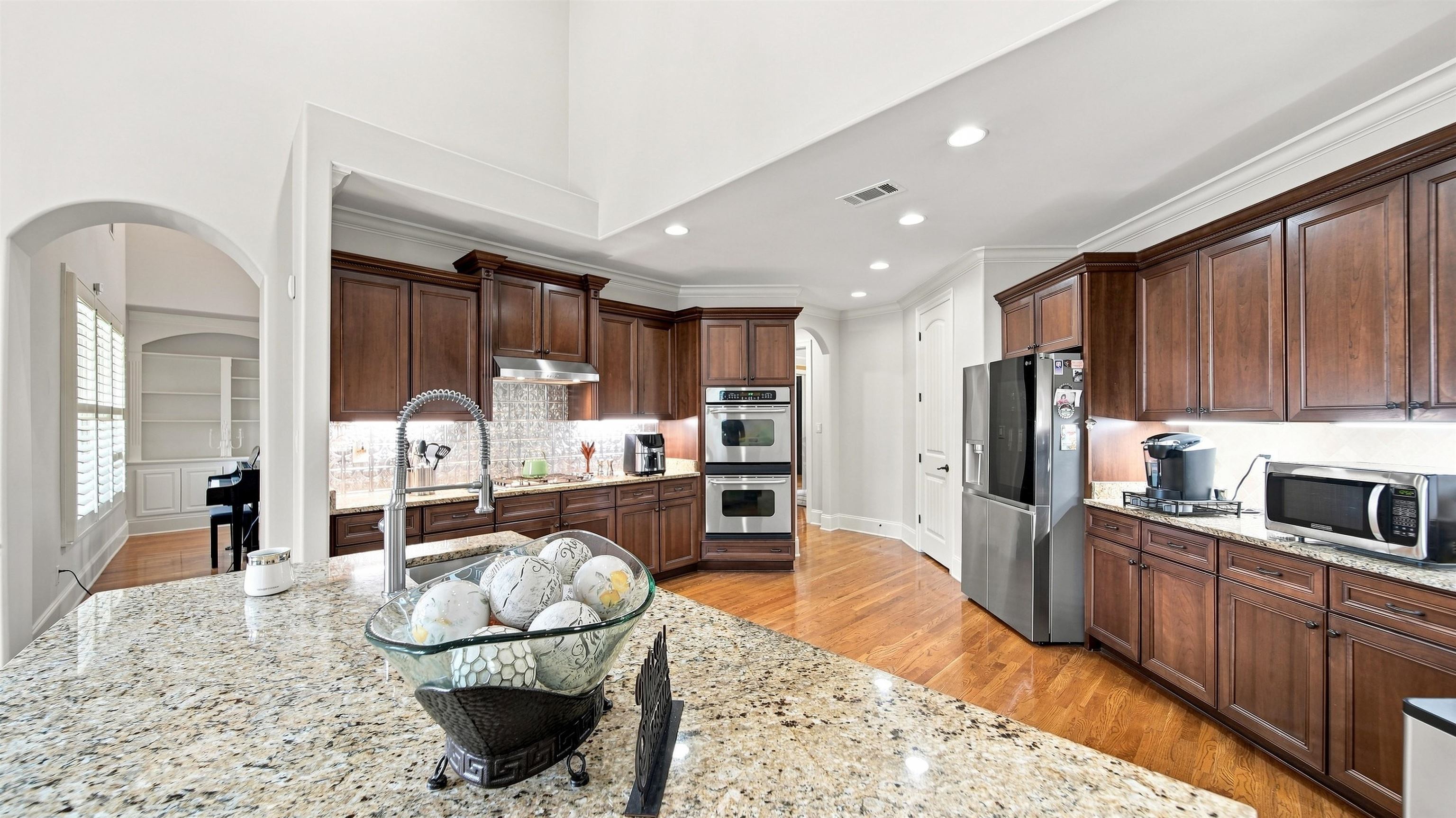 1596 Brackenshire Ln Property Photo 17