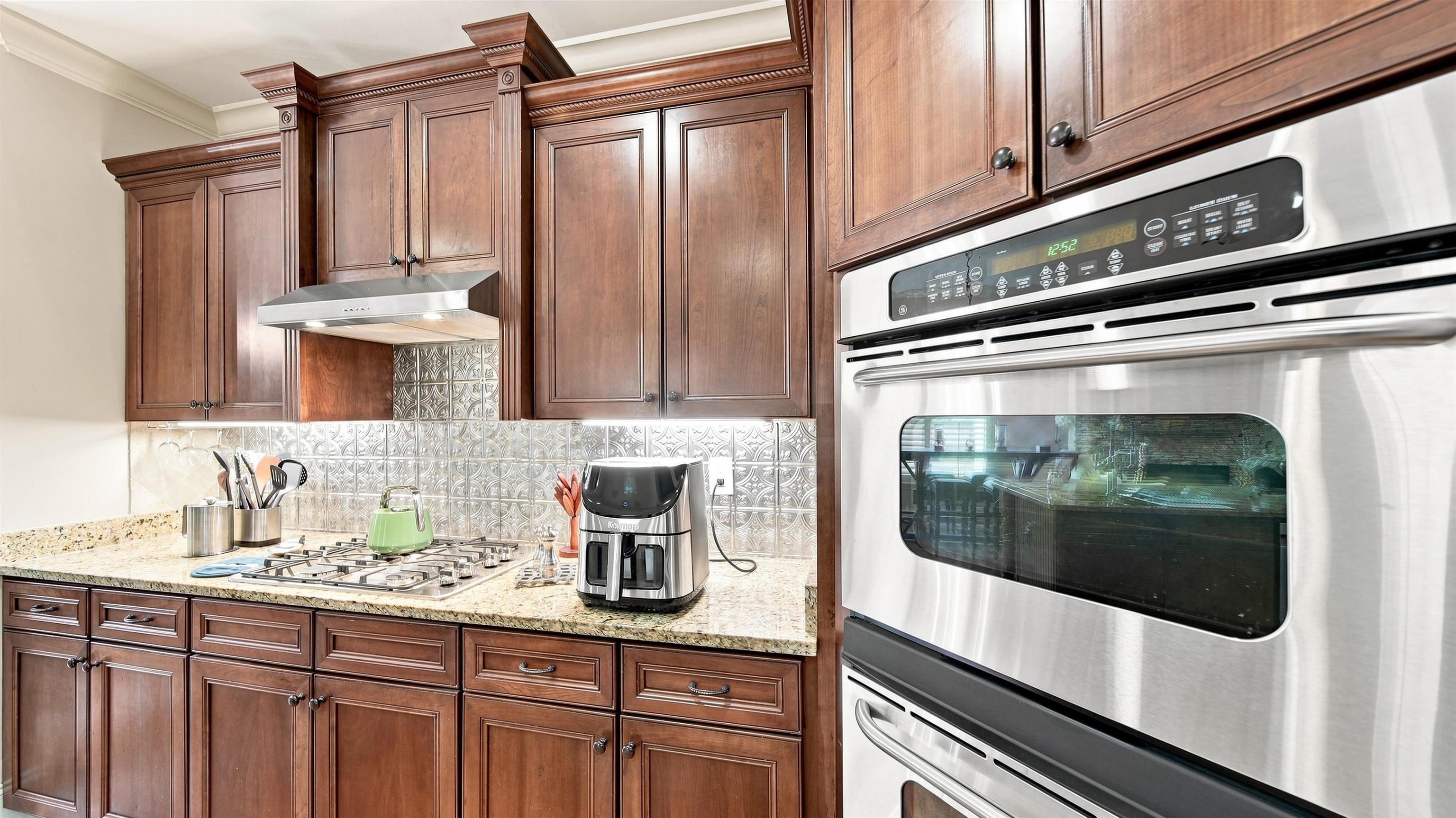 1596 Brackenshire Ln Property Photo 18