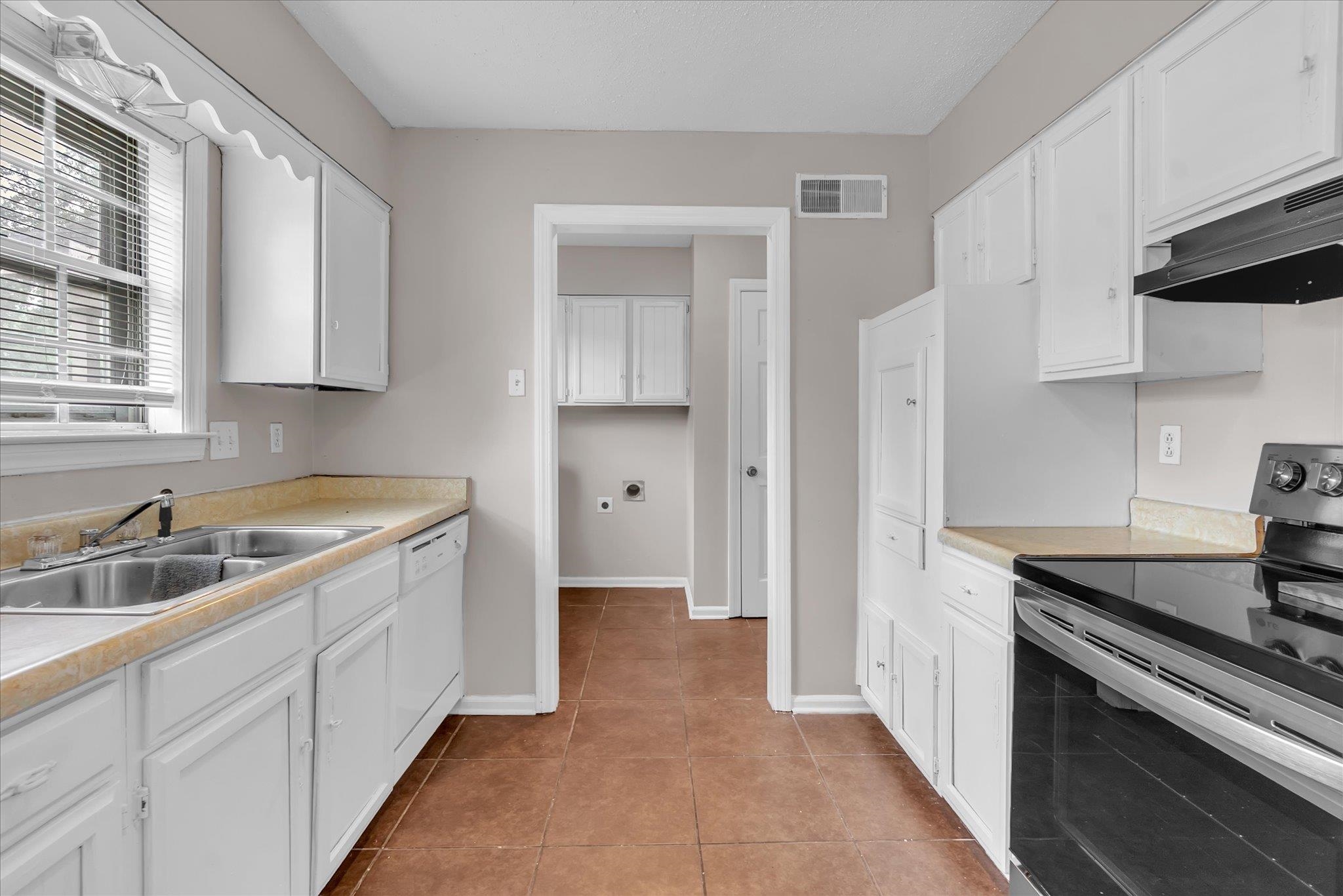 5393 Banbury Ave Property Photo 11
