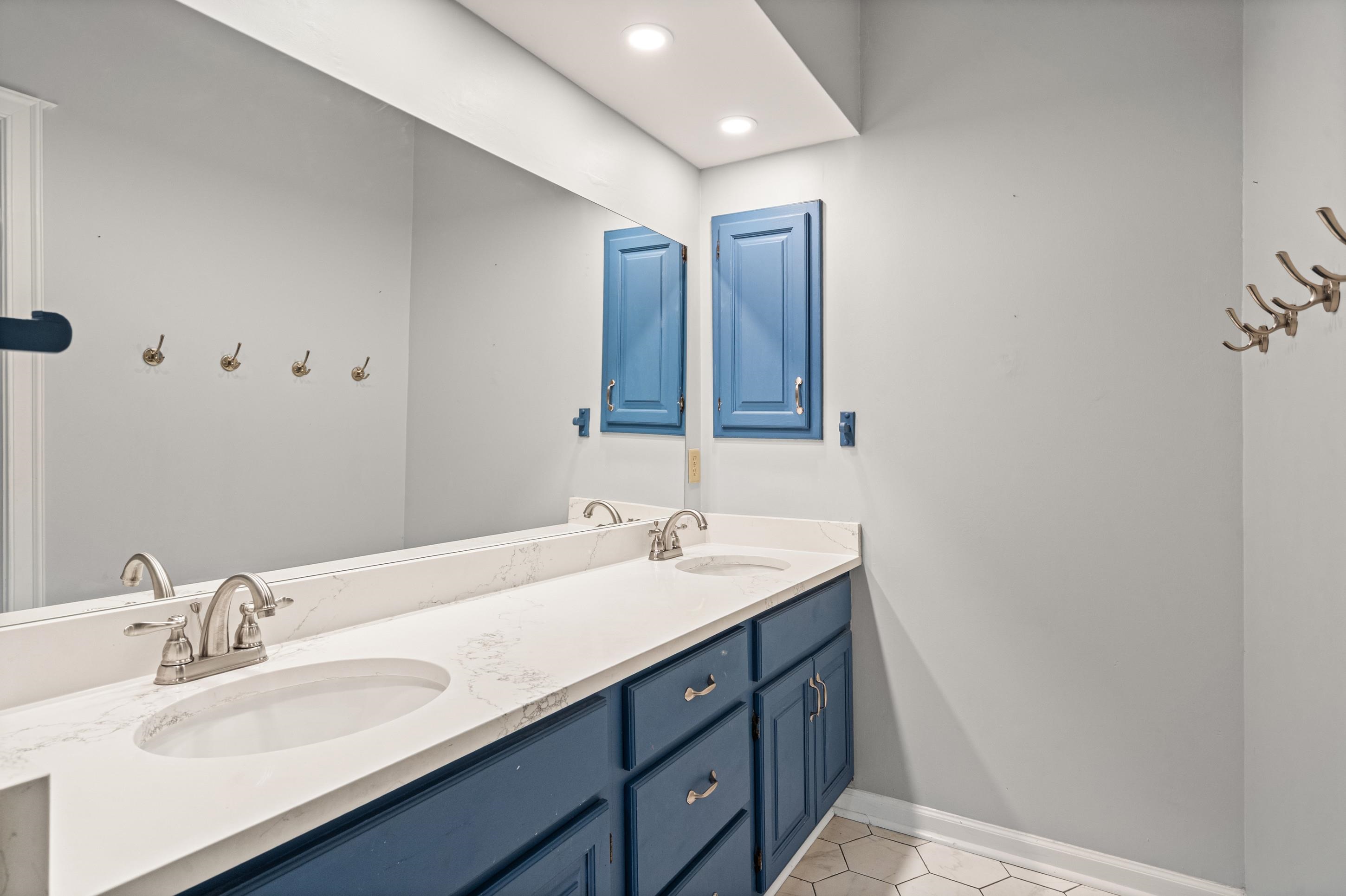 9221 Hillman Way Dr Property Photo 27