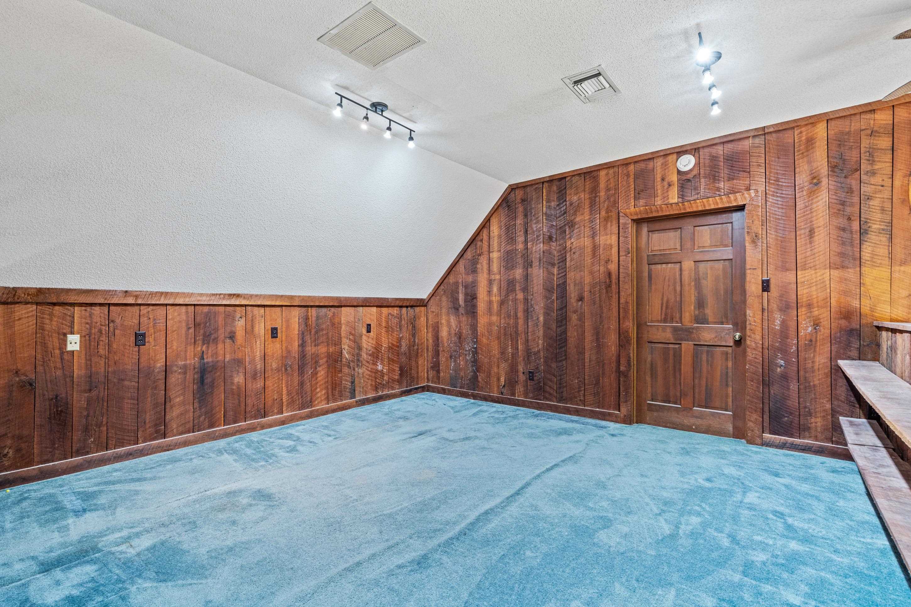 9221 Hillman Way Dr Property Photo 33