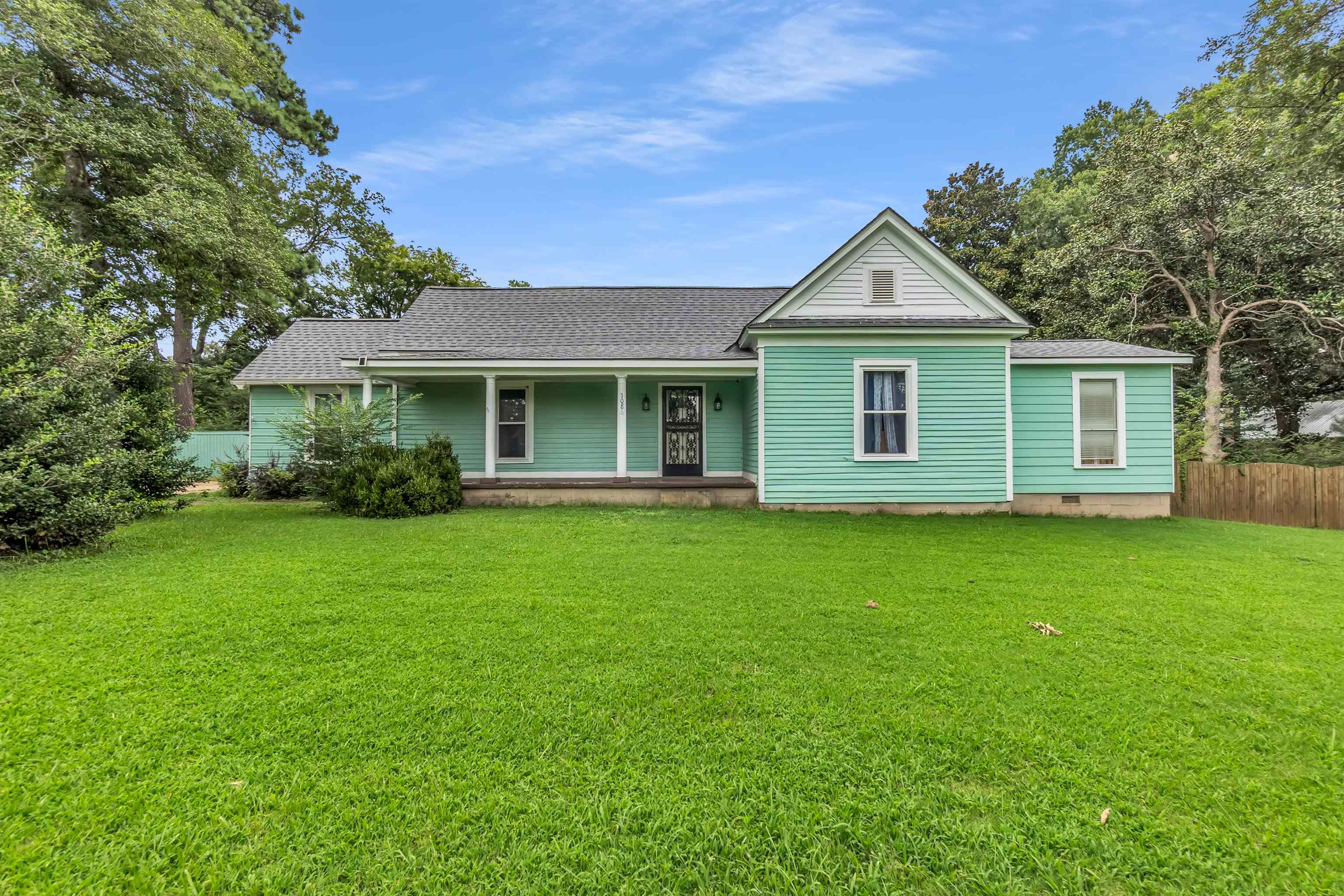 1086 N SANGA RD Property Photo 1