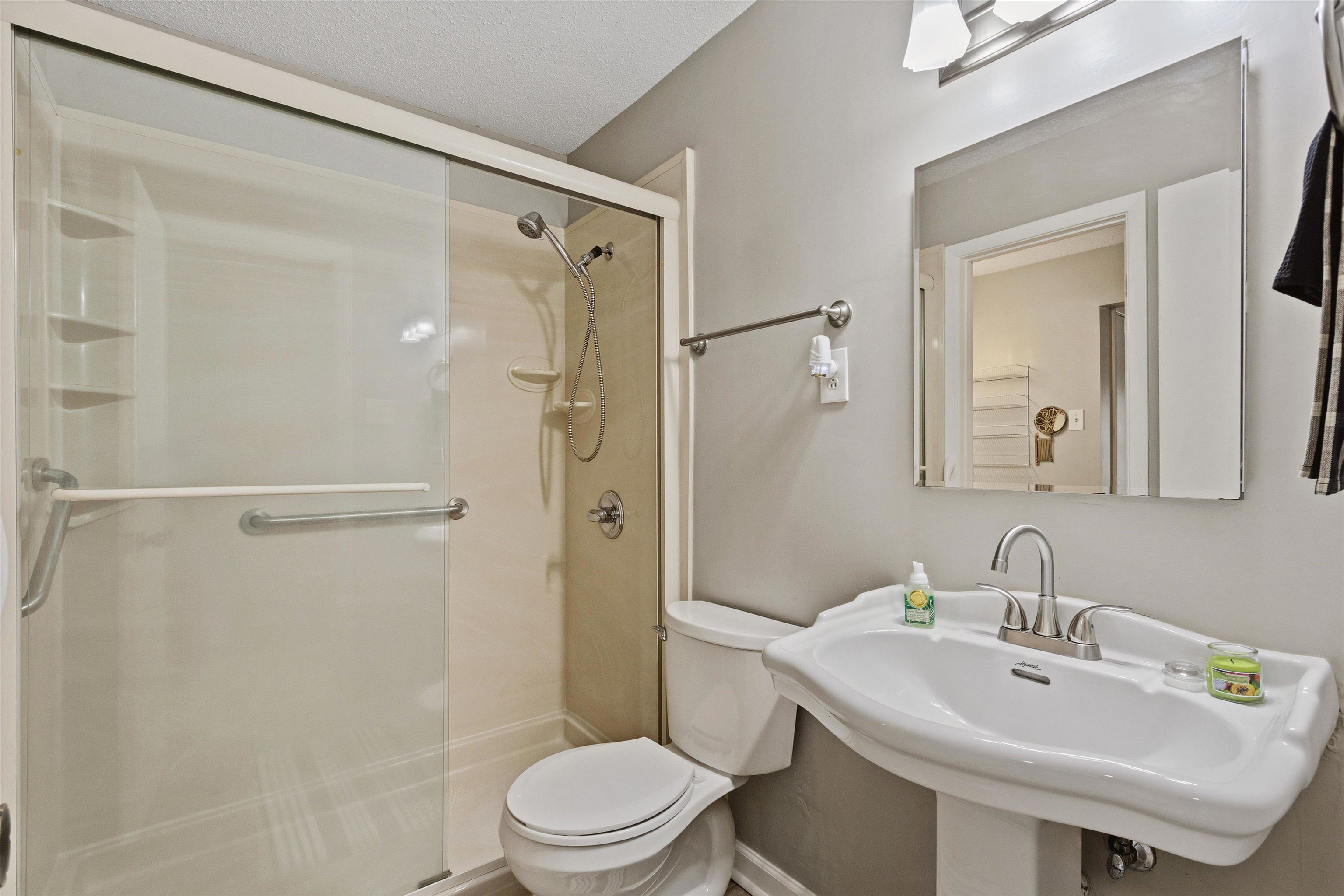 1906 Allenby Dr 16 Property Photo 21