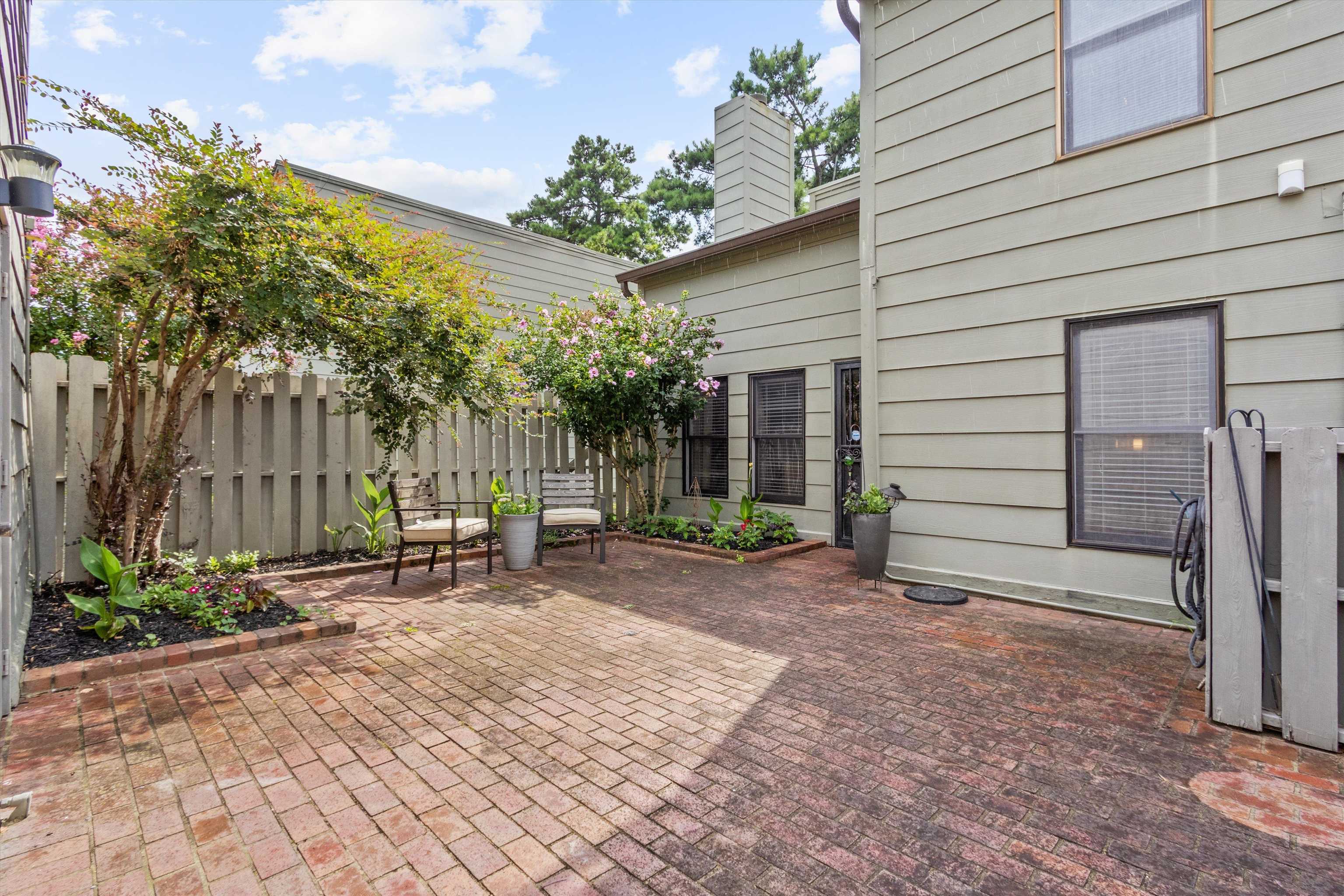 1906 Allenby Dr 16 Property Photo 24