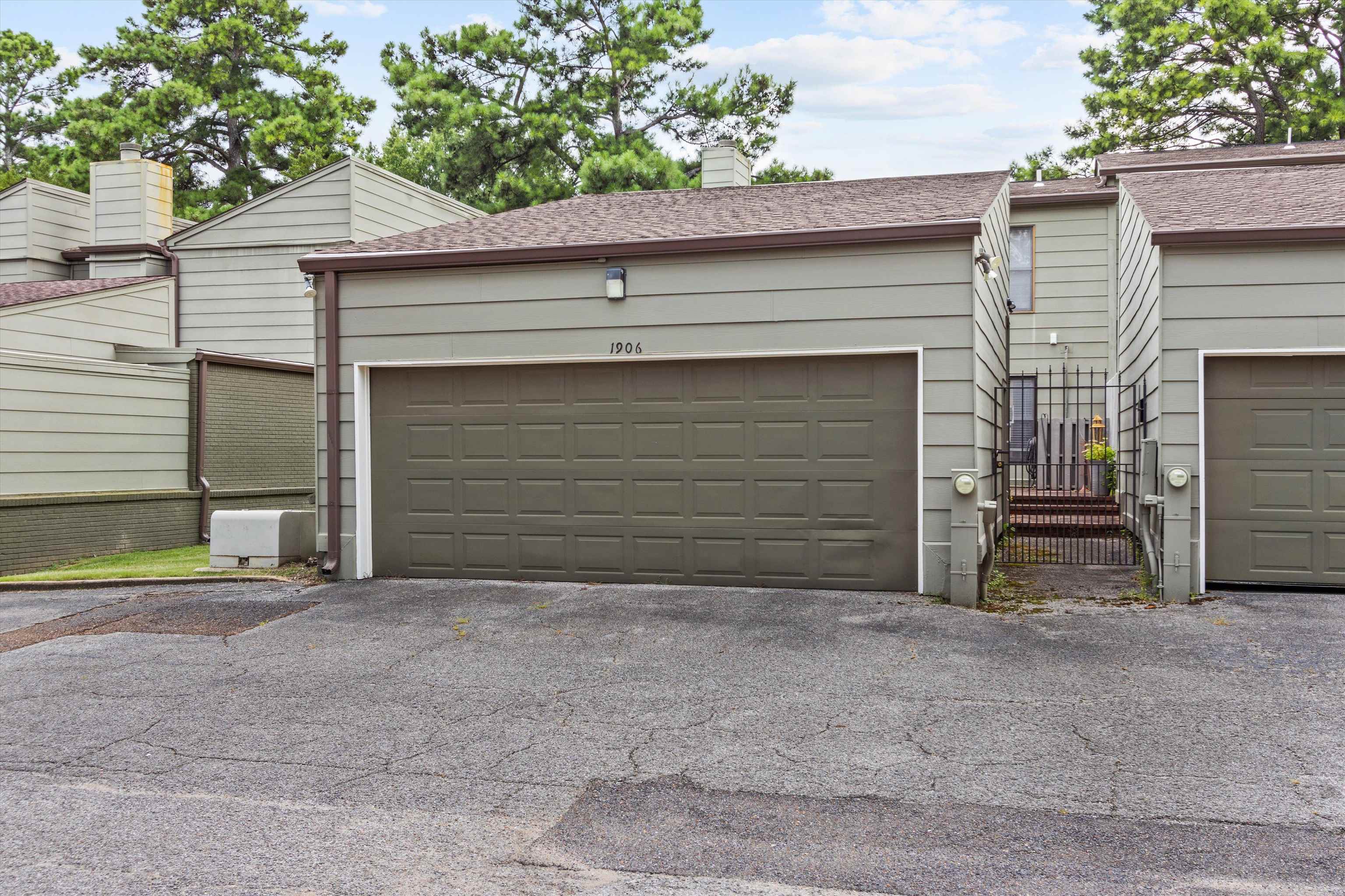 1906 Allenby Dr 16 Property Photo 25