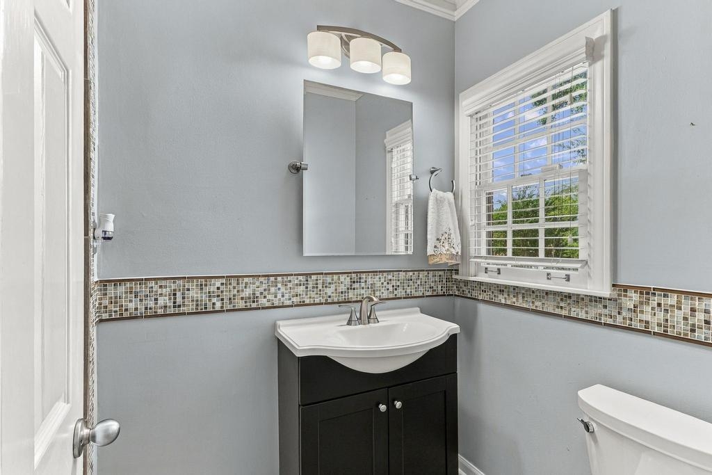 2053 Johnson Rd Property Photo 34