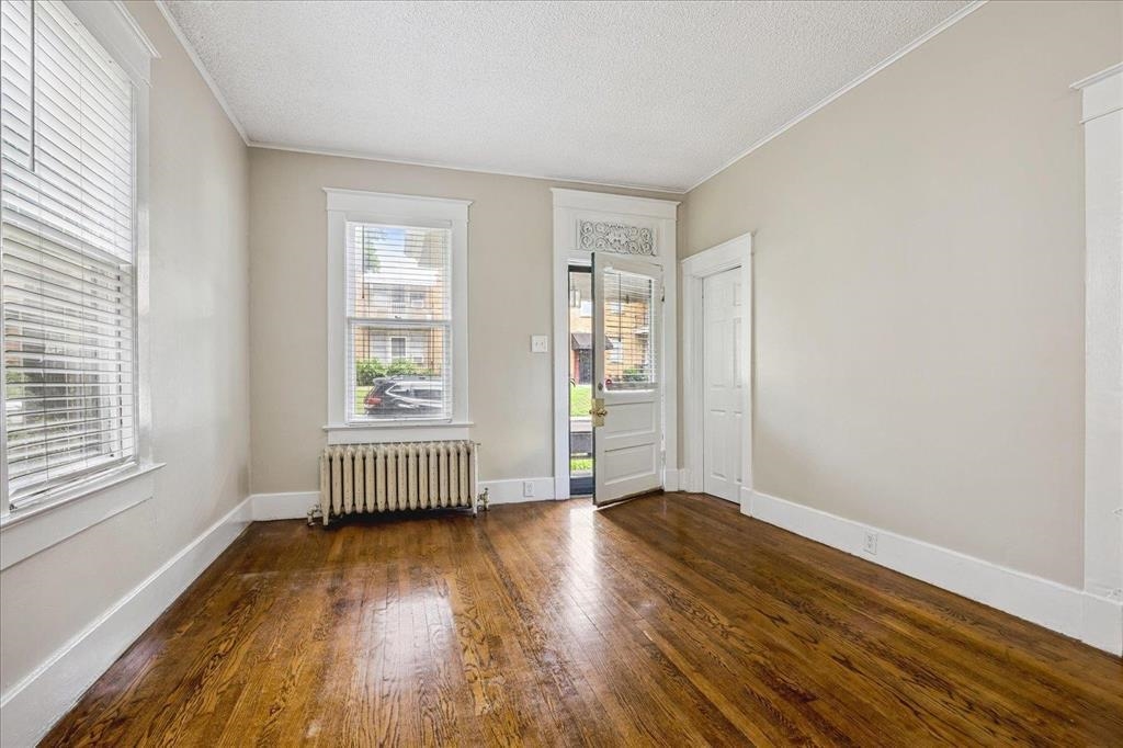 1901 Linden Ave Property Photo 6