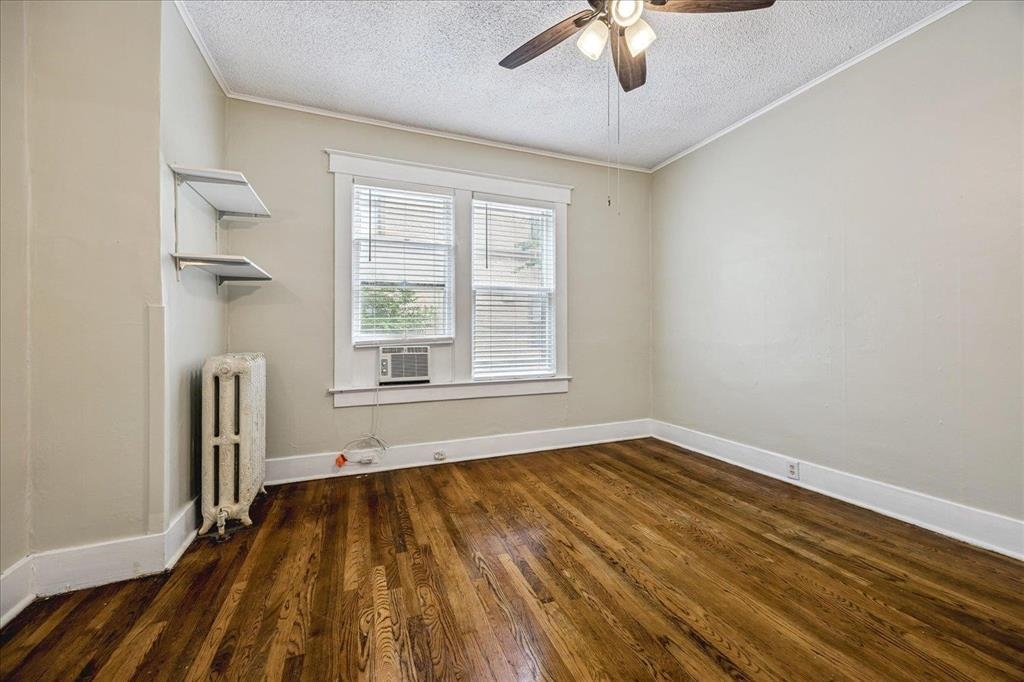 1901 Linden Ave Property Photo 8