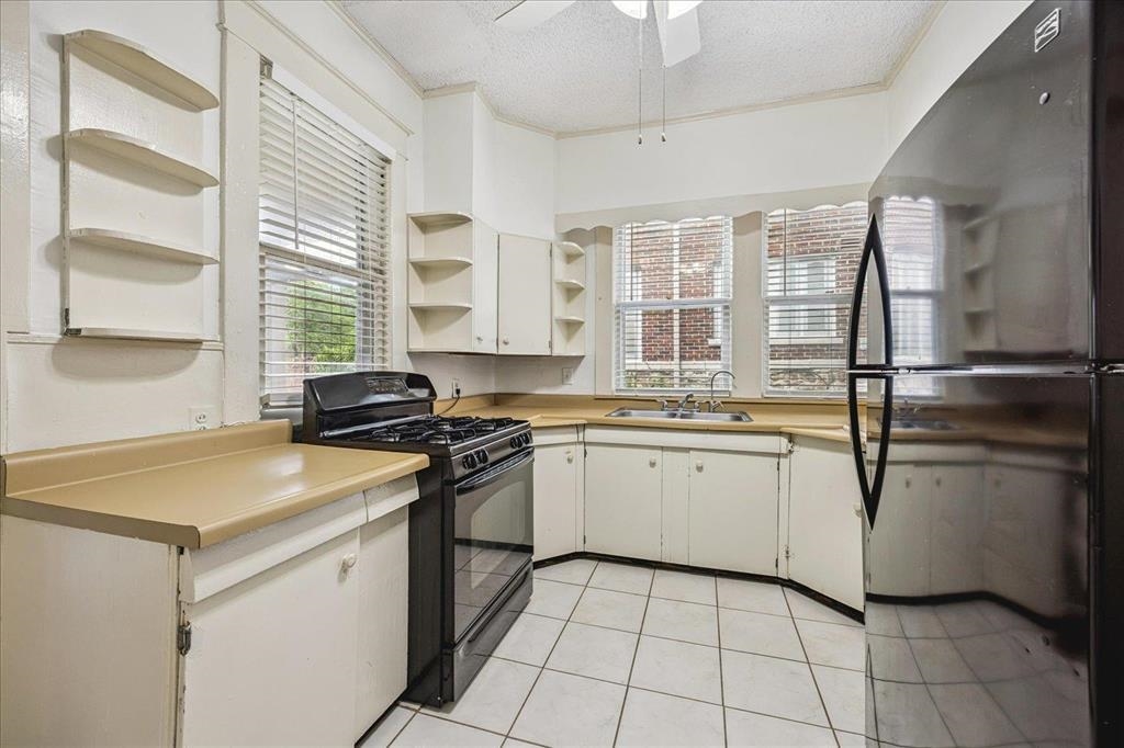 1901 Linden Ave Property Photo 11